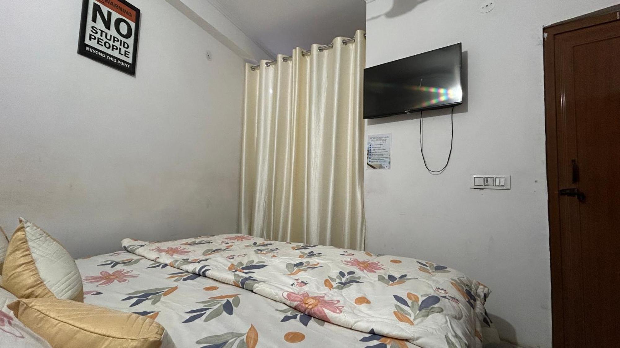The Comfort Corner Inn- & Kitchen - Couple Friendly - 7-8 Km Drive From Airport Nova Deli