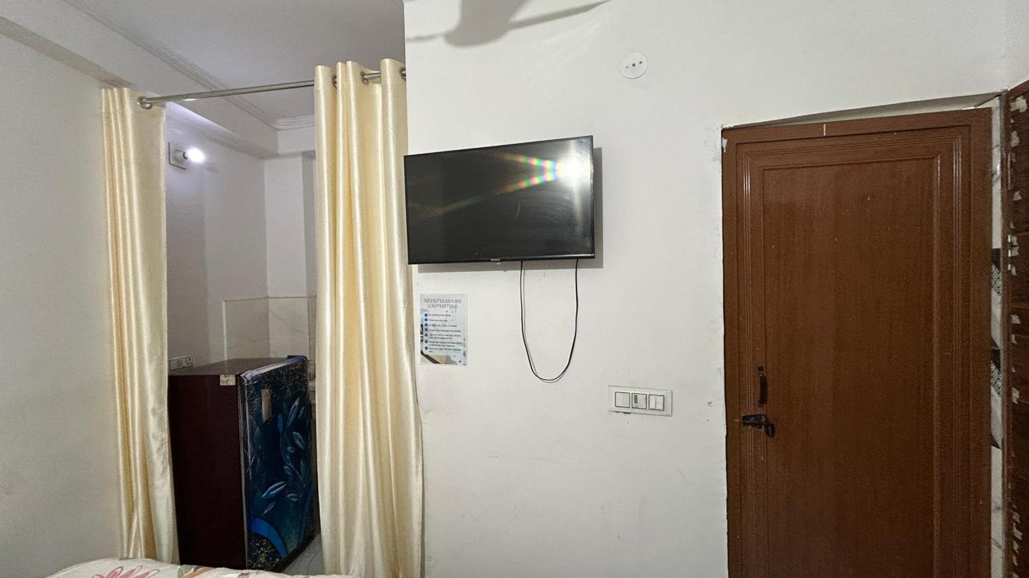 The Comfort Corner Inn- & Kitchen - Couple Friendly - 7-8 Km Drive From Airport