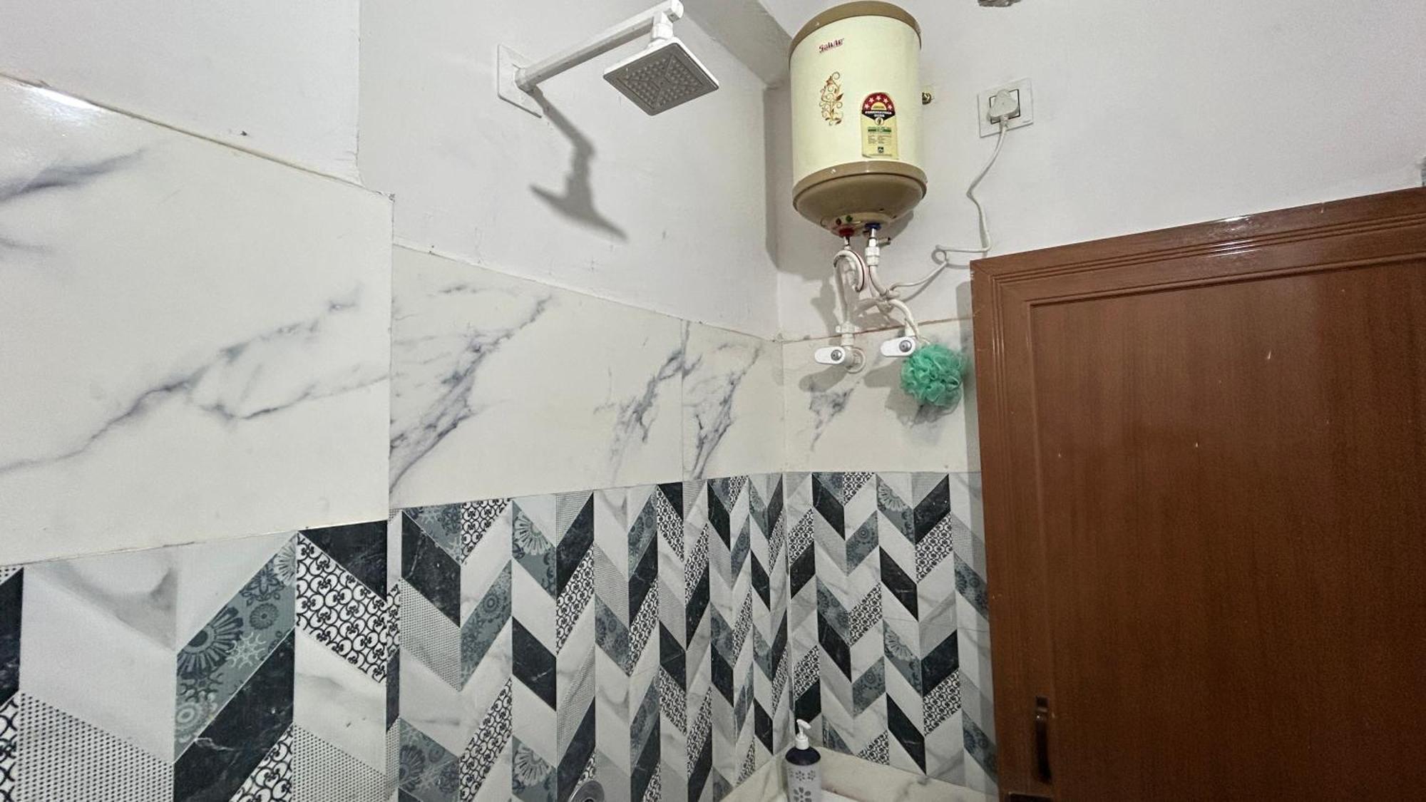 Apartamento The Comfort Corner Inn- & Kitchen - Couple Friendly - 7-8 Km Drive From Airport Nova Deli