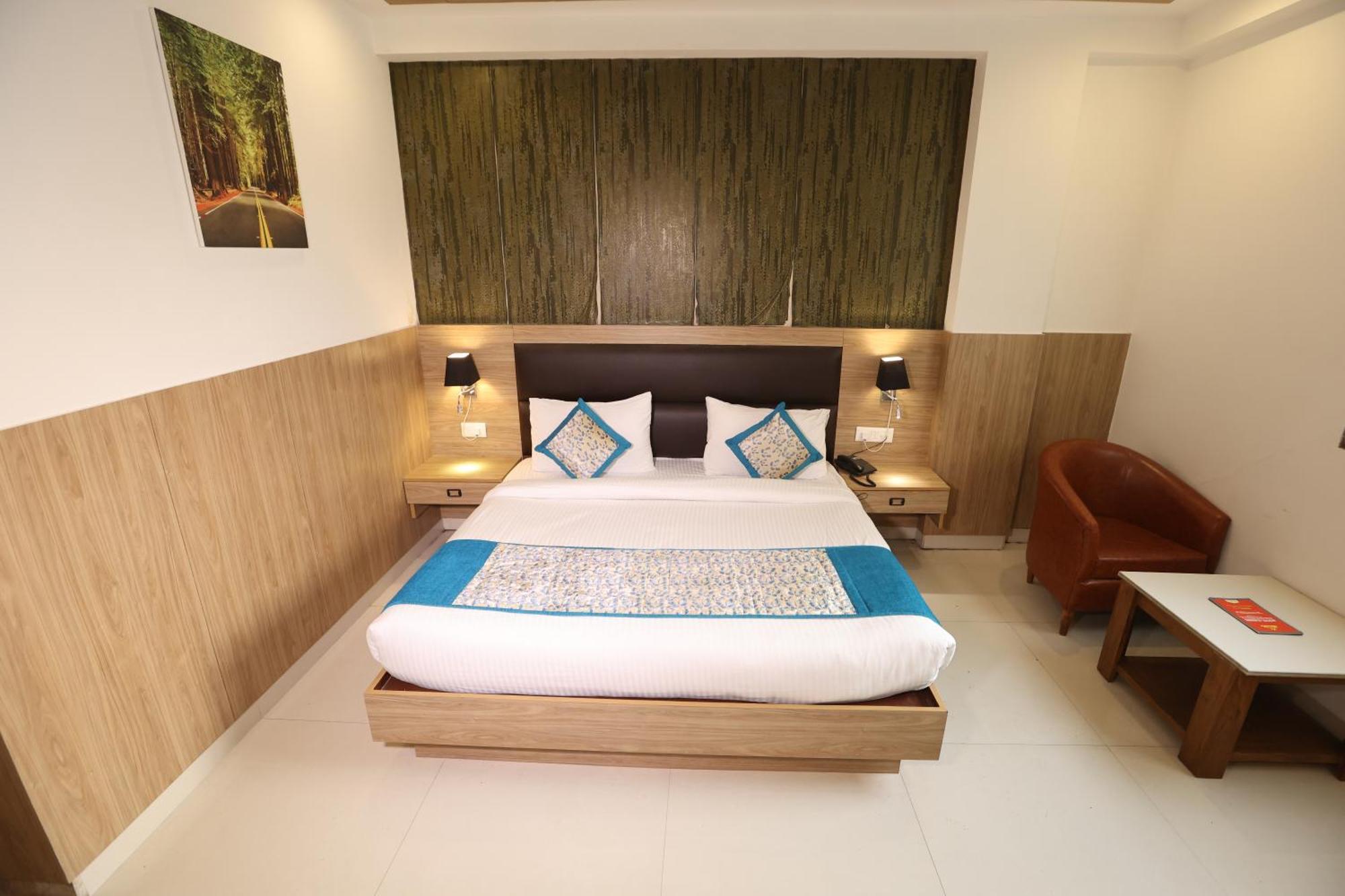 Elevate - With Complimentary Pickup Or Drop Near Delhi Airport Hotel New Delhi