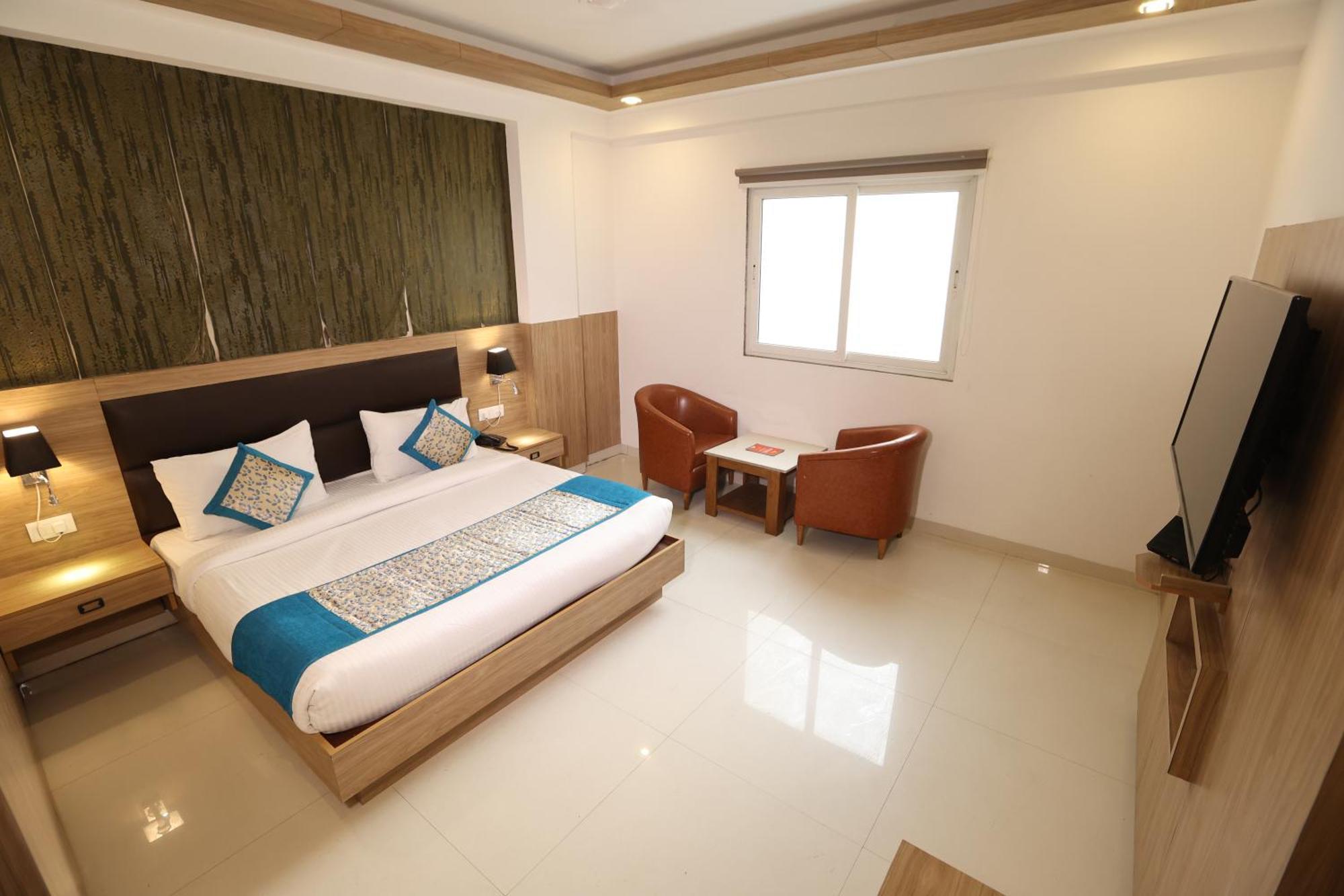 Elevate - With Complimentary Pickup Or Drop Near Delhi Airport 4* New Delhi