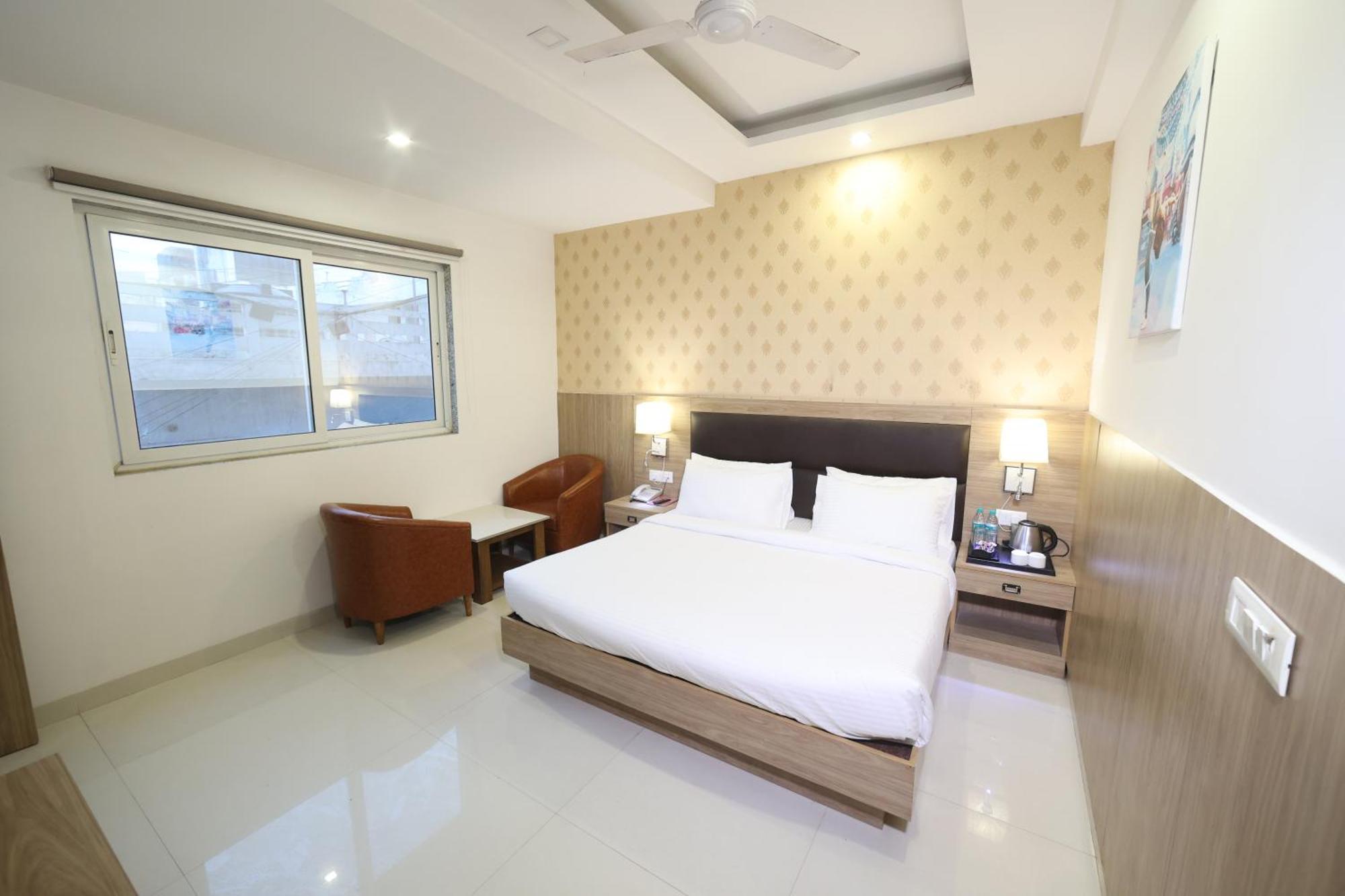 Hotel Elevate - With Complimentary Pickup Or Drop Near Delhi Airport New Delhi
