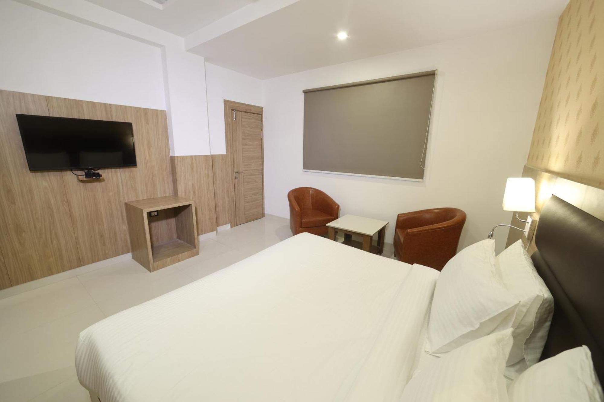 Elevate - With Complimentary Pickup Or Drop Near Delhi Airport 4*