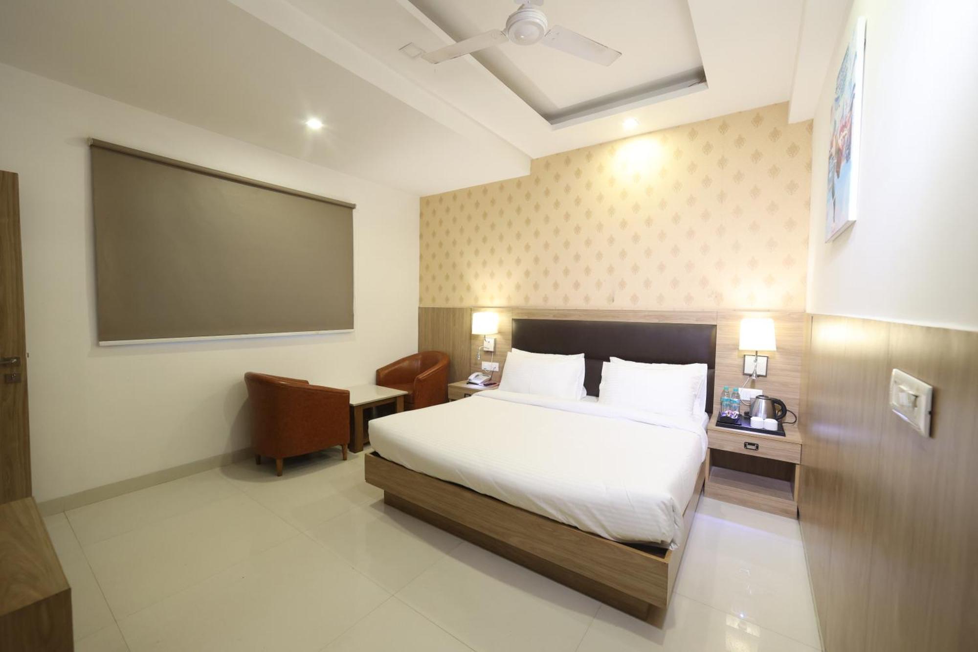 Elevate - With Complimentary Pickup Or Drop Near Delhi Airport 4* New Delhi