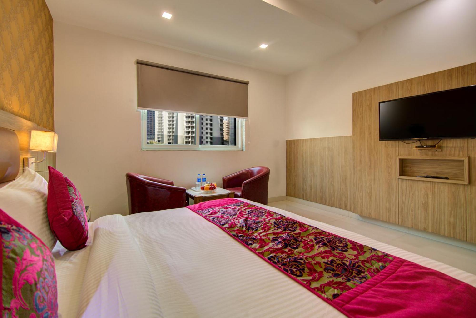 Elevate - With Complimentary Pickup Or Drop Near Delhi Airport Hotel New Delhi