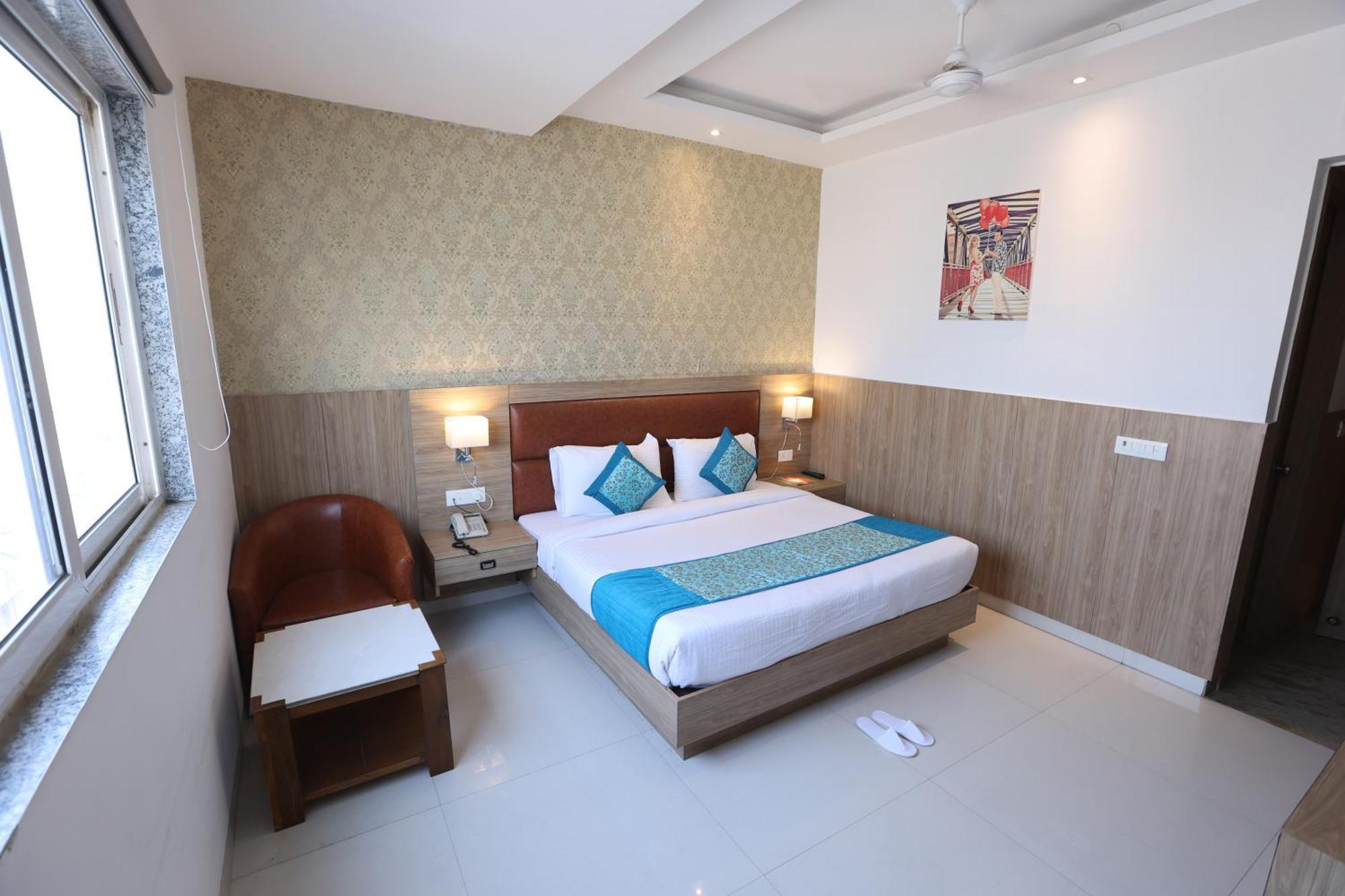Hotel Elevate - With Complimentary Pickup Or Drop Near Delhi Airport 4*