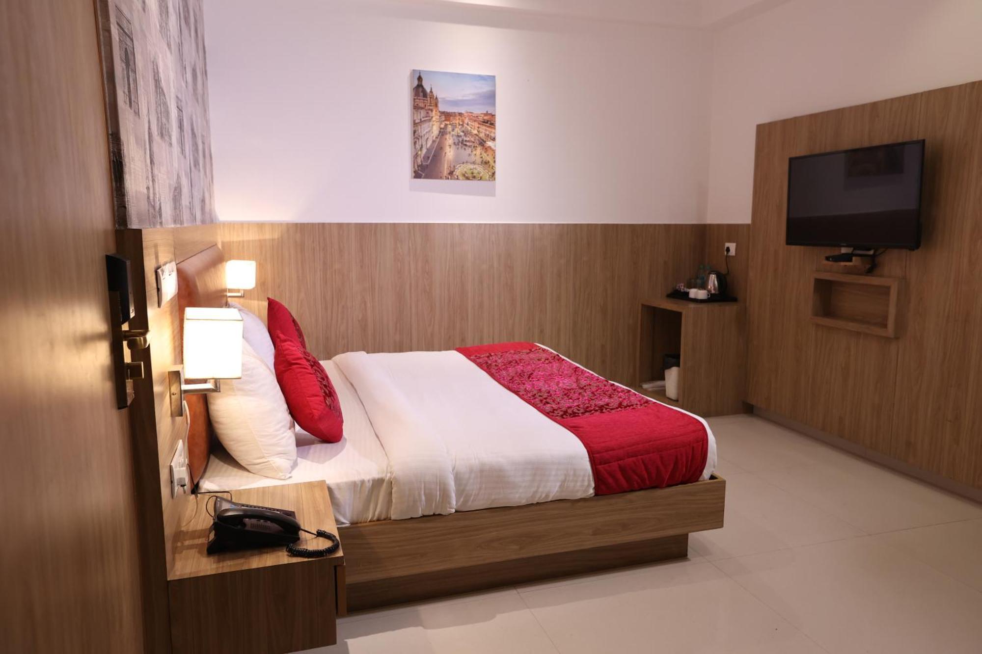 Elevate - With Complimentary Pickup Or Drop Near Delhi Airport 4*