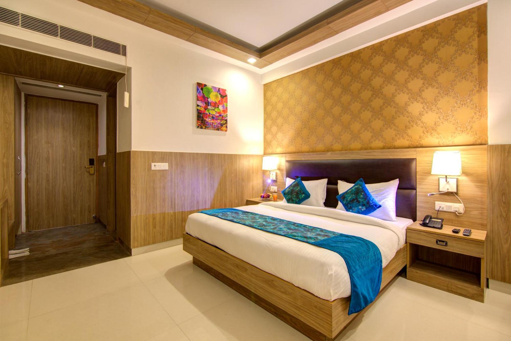 Elevate - With Complimentary Pickup Or Drop Near Delhi Airport Hotel New Delhi