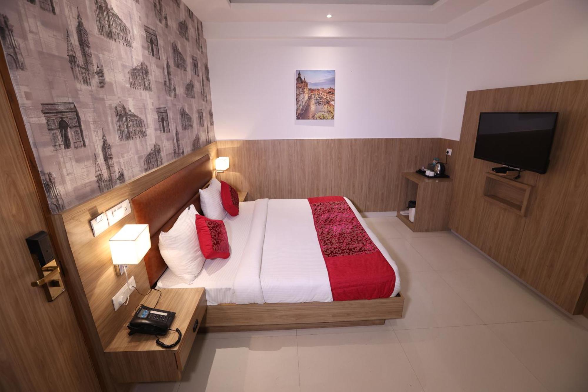 Elevate - With Complimentary Pickup Or Drop Near Delhi Airport Hotel New Delhi
