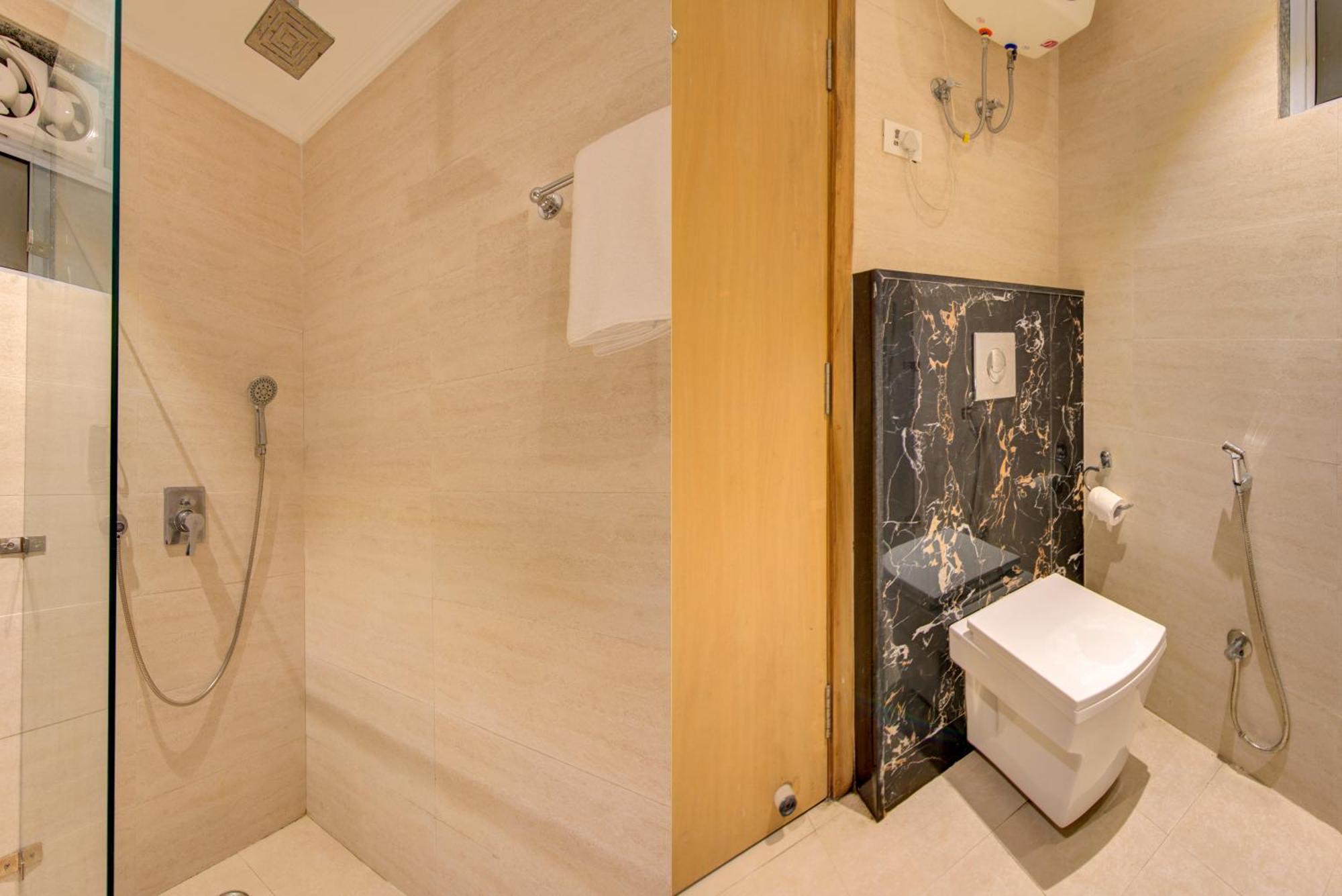 Elevate - With Complimentary Pickup Or Drop Near Delhi Airport Hotel 4*