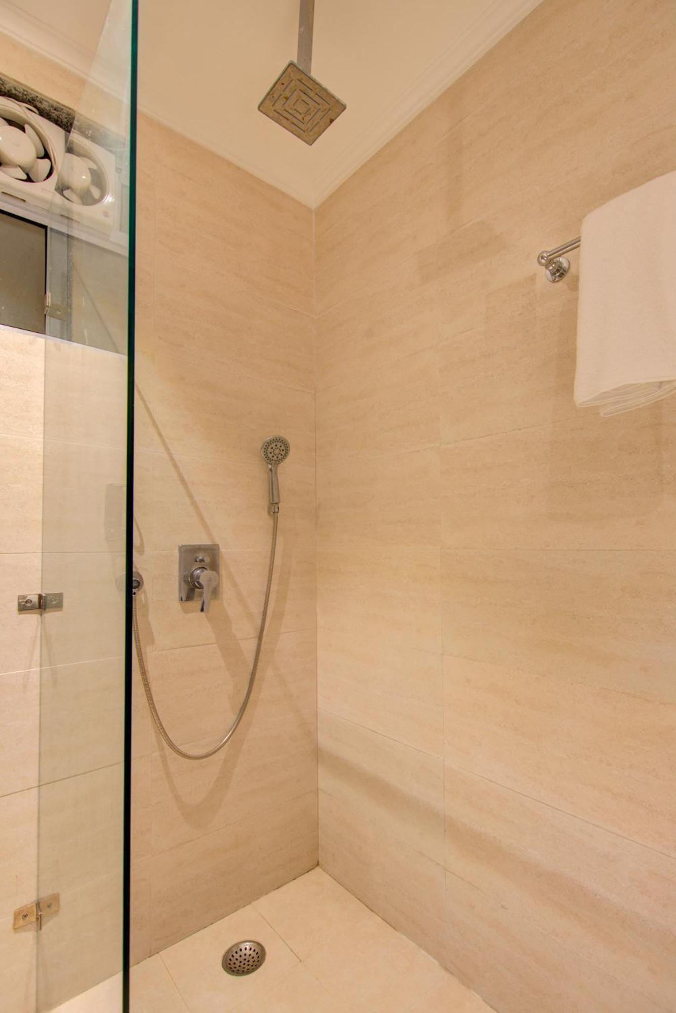 Hotel Elevate - With Complimentary Pickup Or Drop Near Delhi Airport New Delhi
