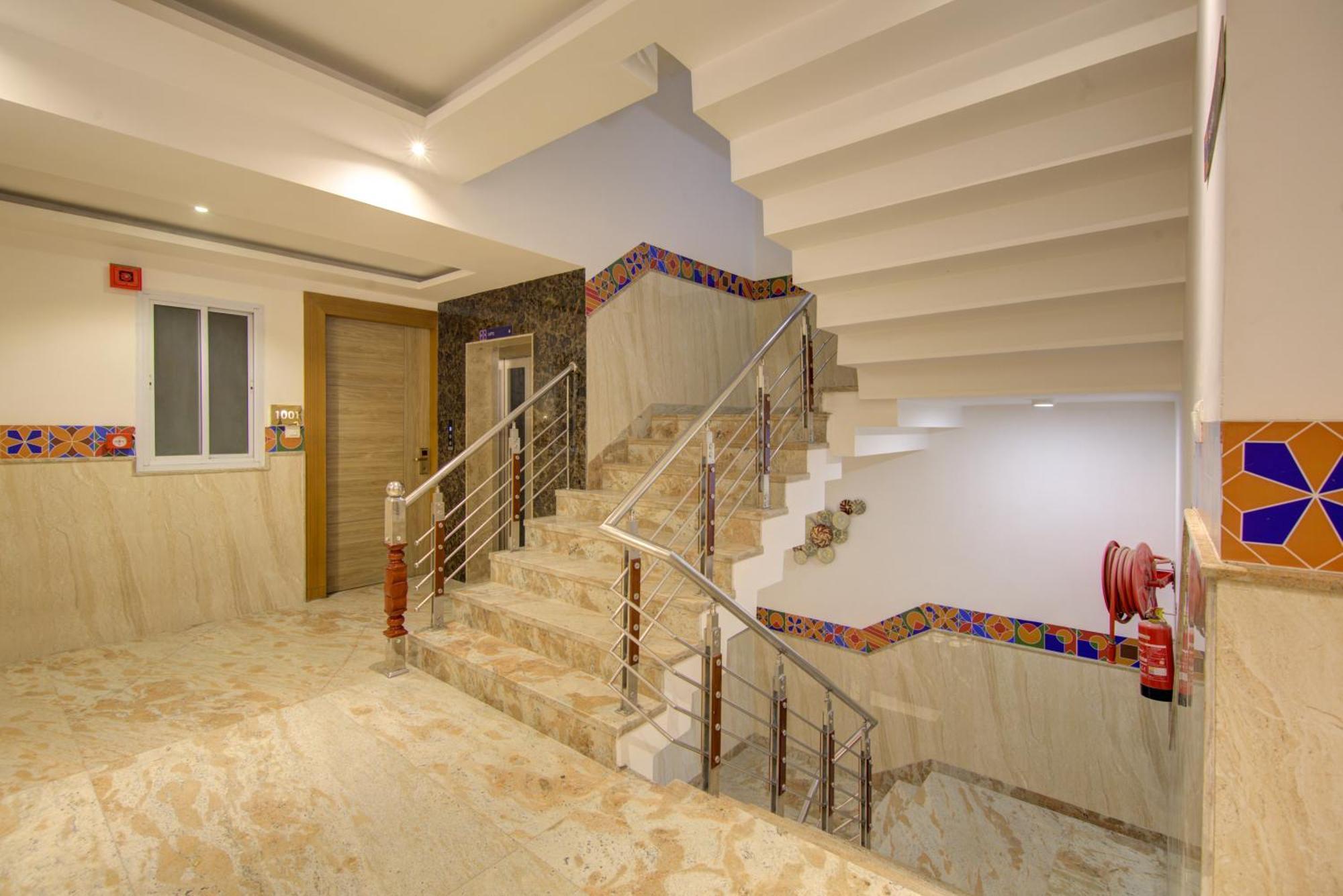 Elevate - With Complimentary Pickup Or Drop Near Delhi Airport 4* New Delhi