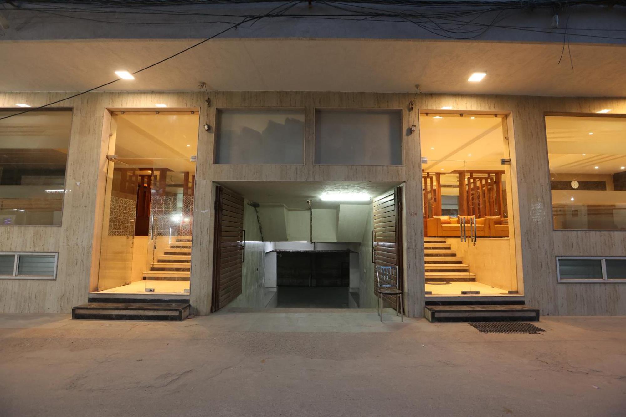 Elevate - With Complimentary Pickup Or Drop Near Delhi Airport Hotel New Delhi