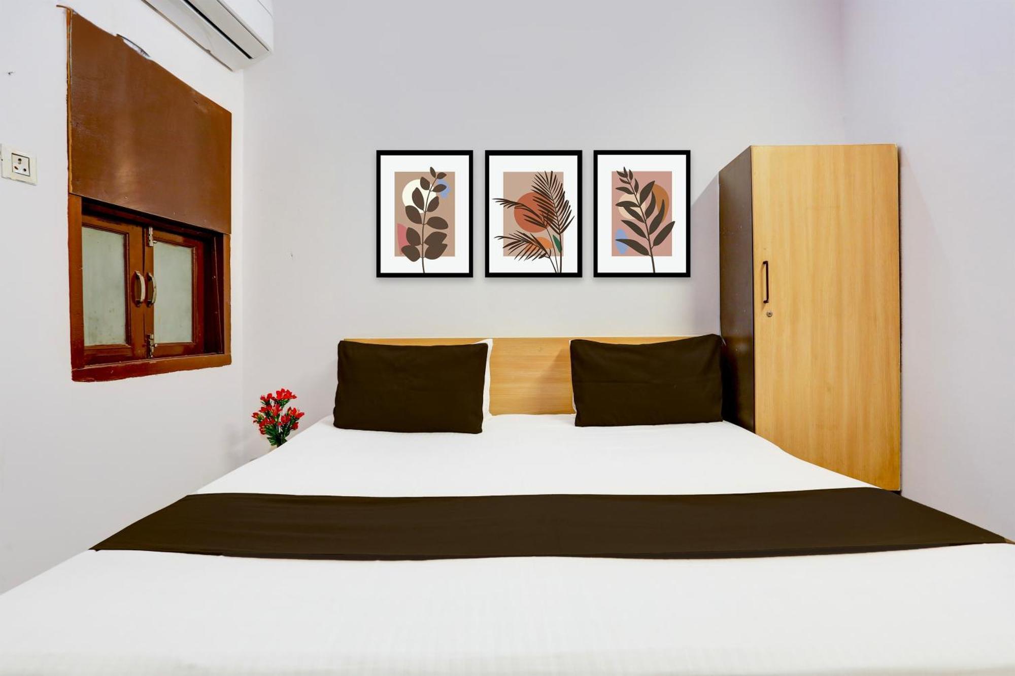 Hotel Oo Shyam Residency Near Samaypur Badli Metro Delhi (National Capital Territory of India)