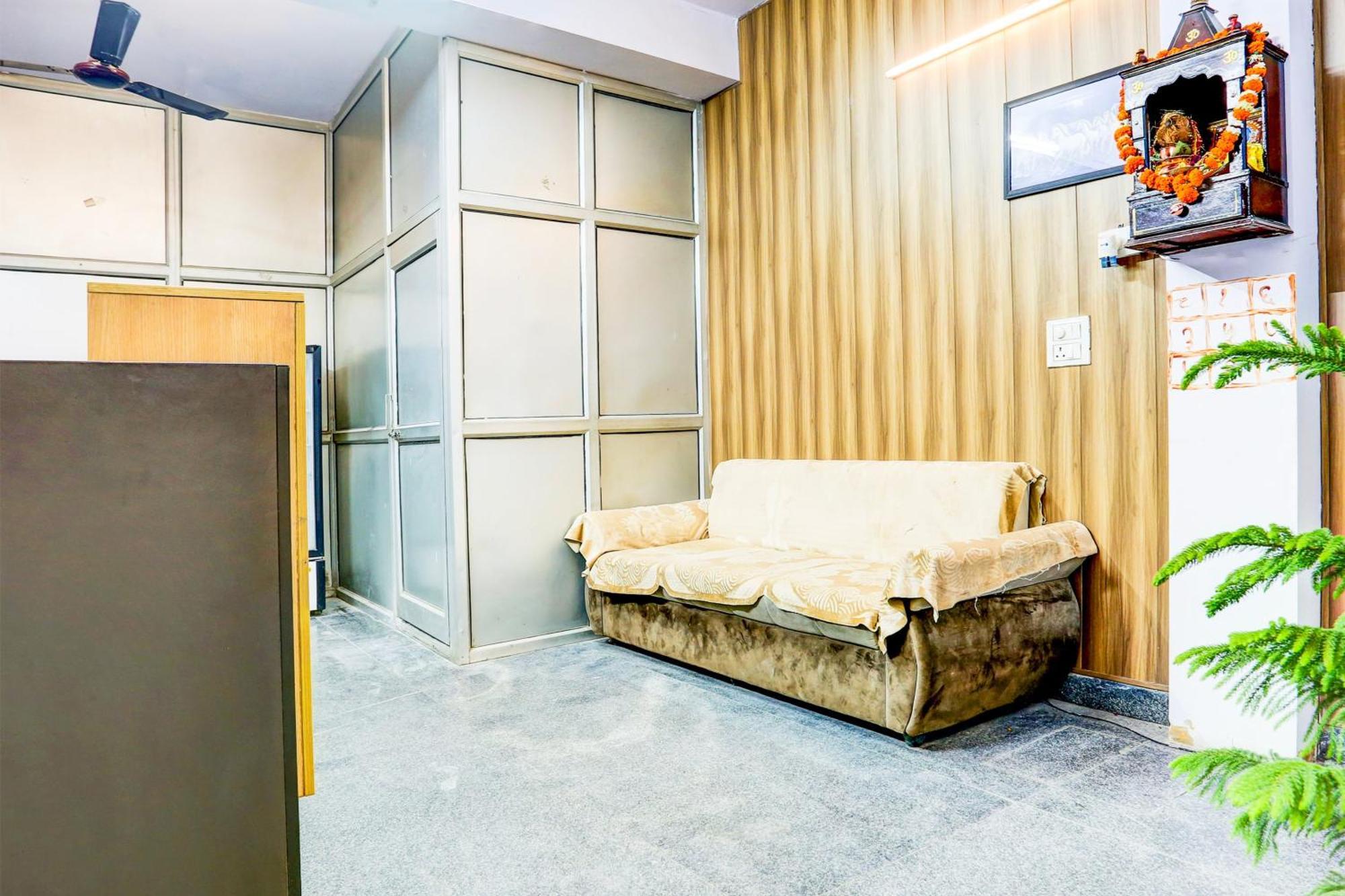 Oo Shyam Residency Near Samaypur Badli Metro Hotel
