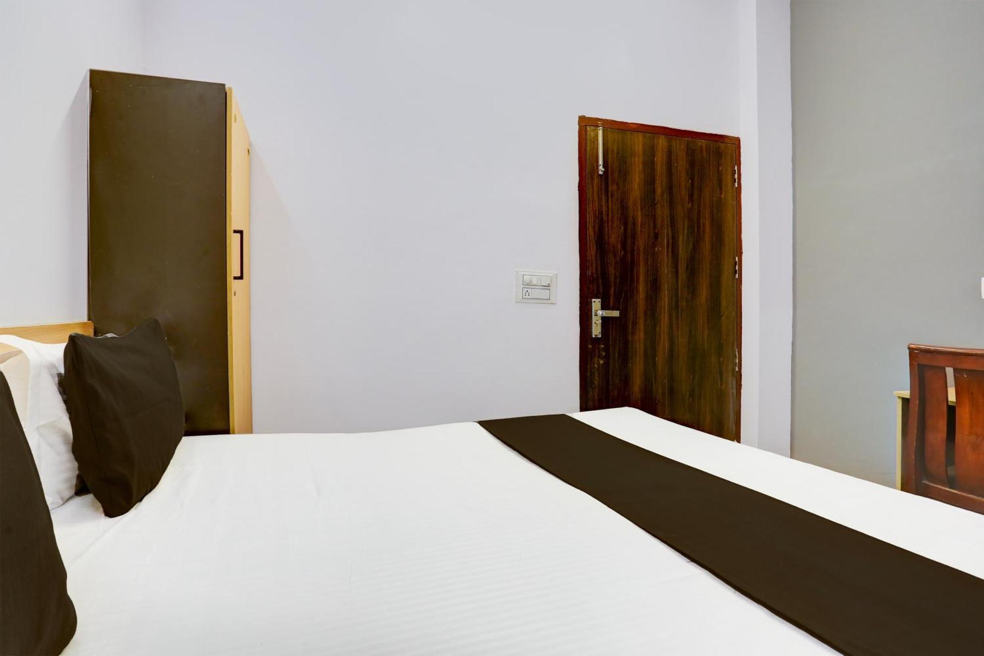 Oo Shyam Residency Near Samaypur Badli Metro Hotel Delhi (National Capital Territory of India)