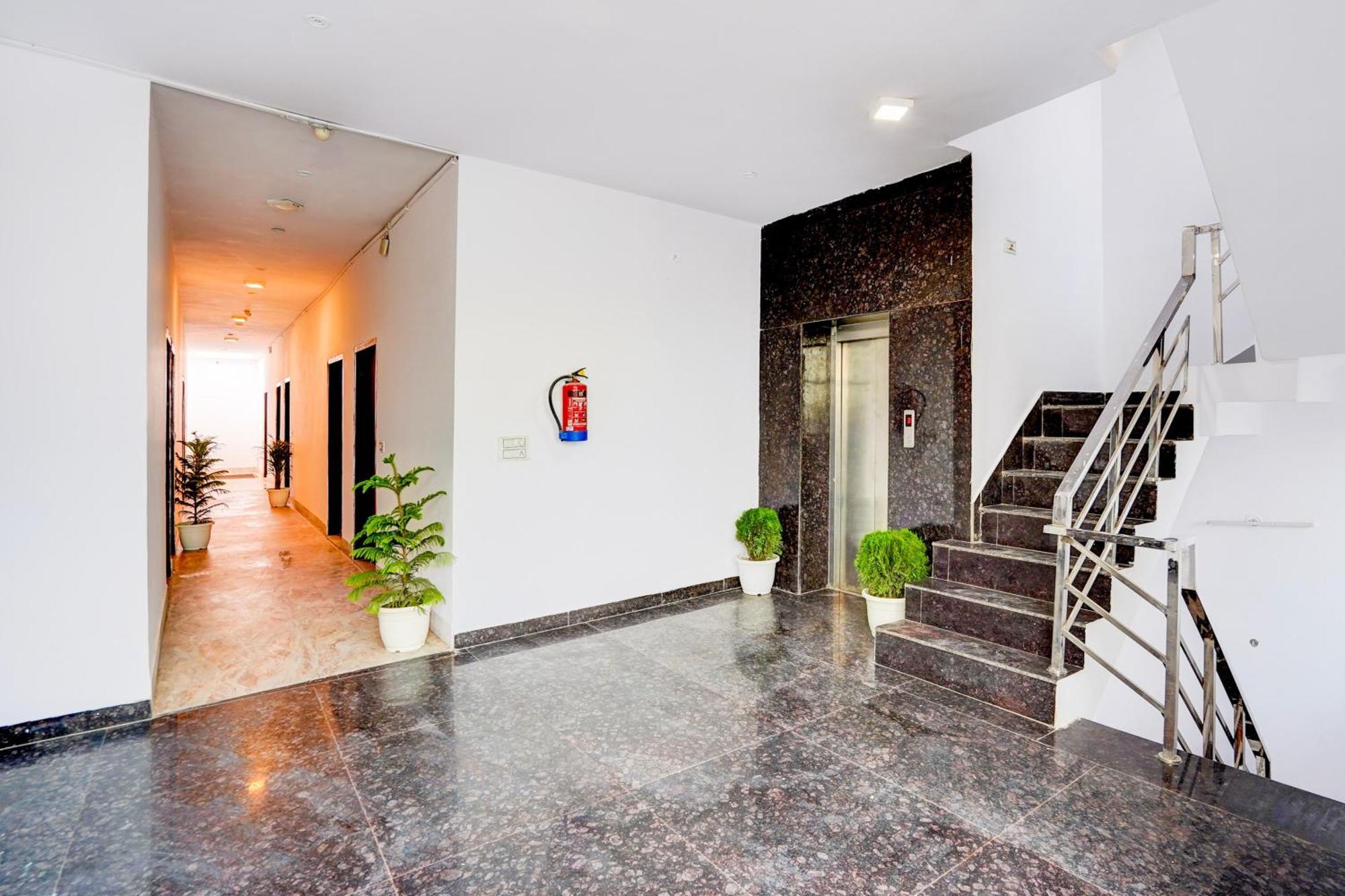 Oo Shyam Residency Near Samaypur Badli Metro Hotel Delhi (National Capital Territory of India)