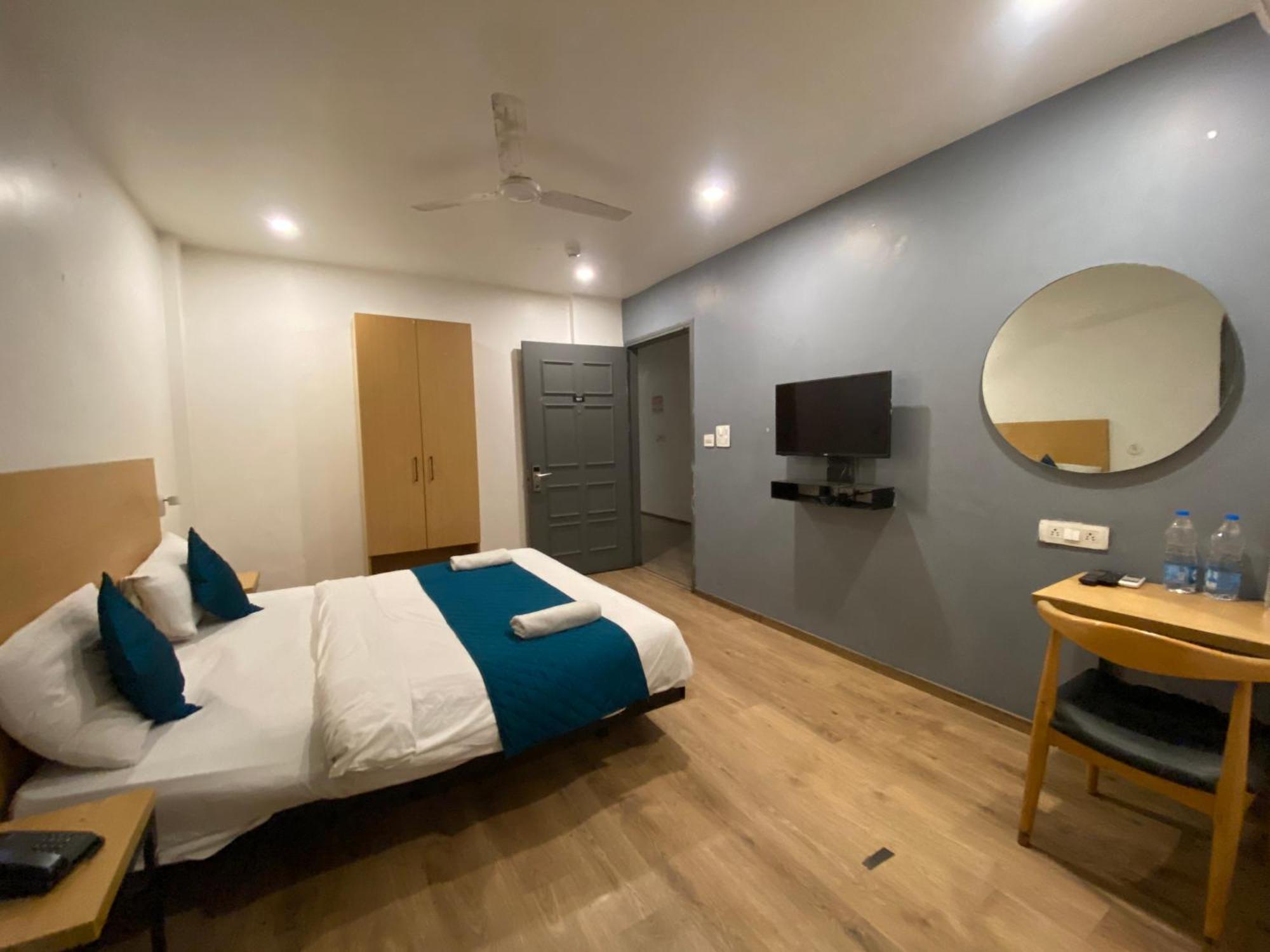 Hotel White Saffron Pitampura Near Kohat Enclave Metro Station