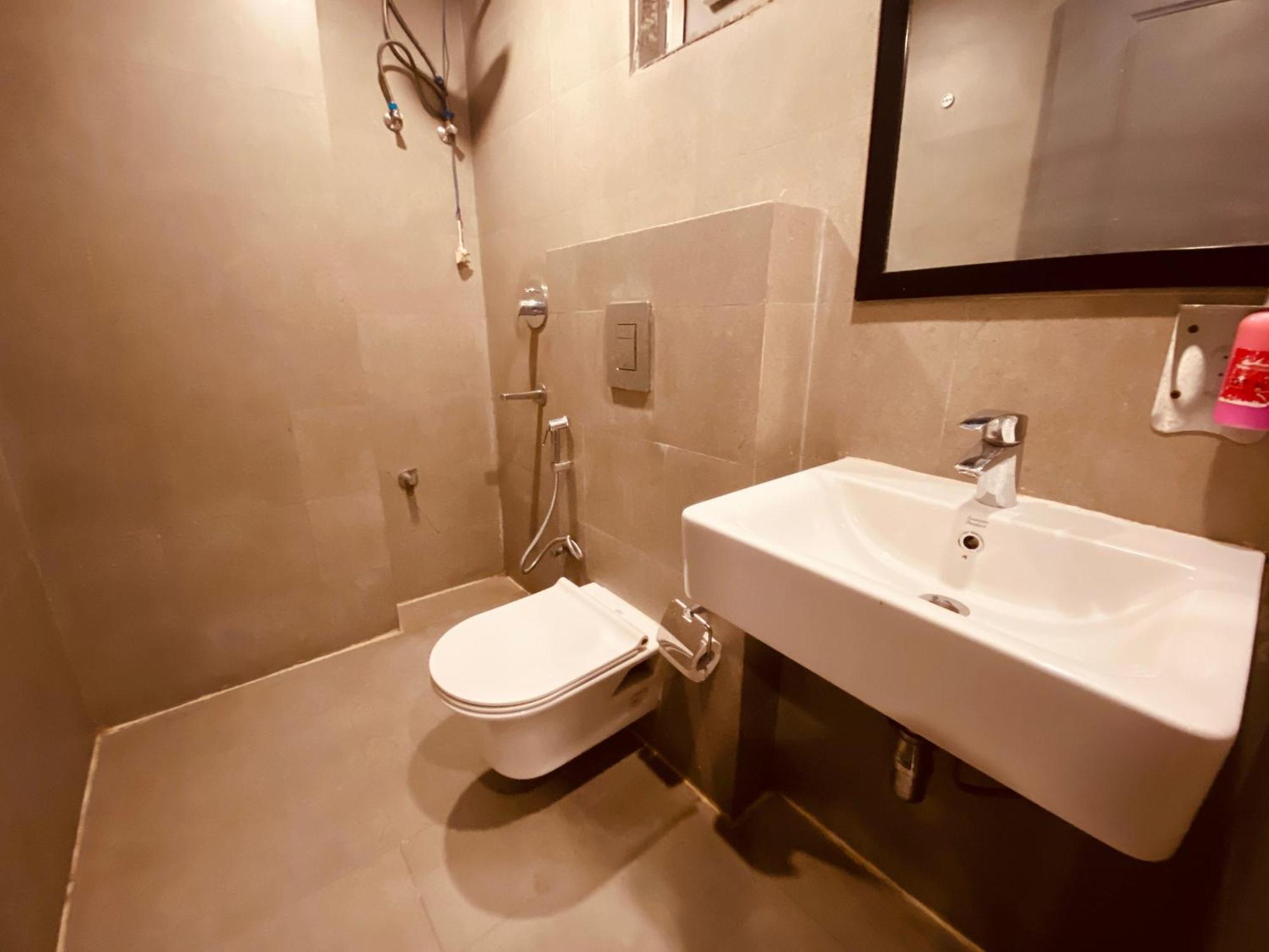 White Saffron Pitampura Near Kohat Enclave Metro Station 3*