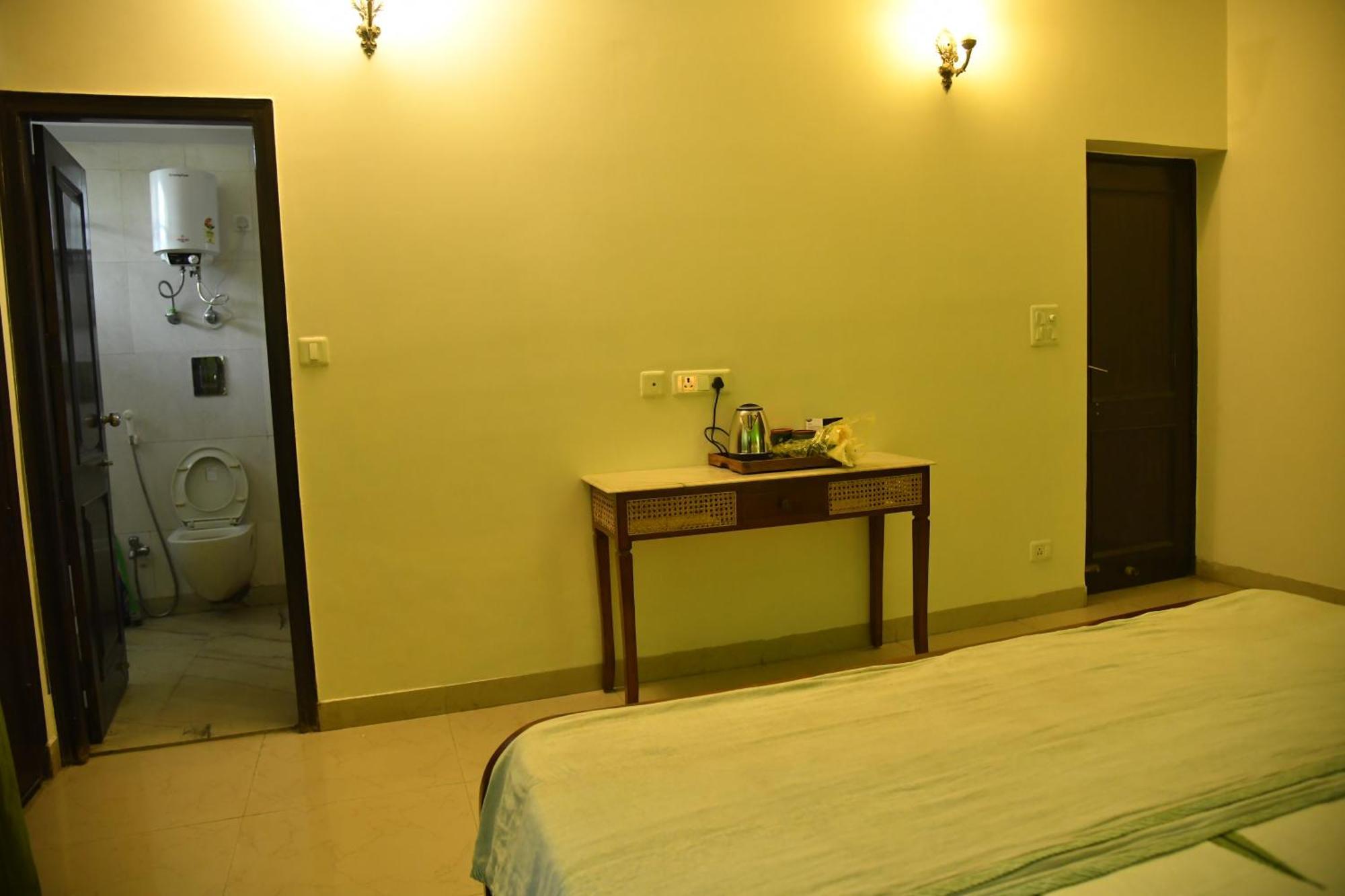 Himtrek Delhi Bed & Breakfast