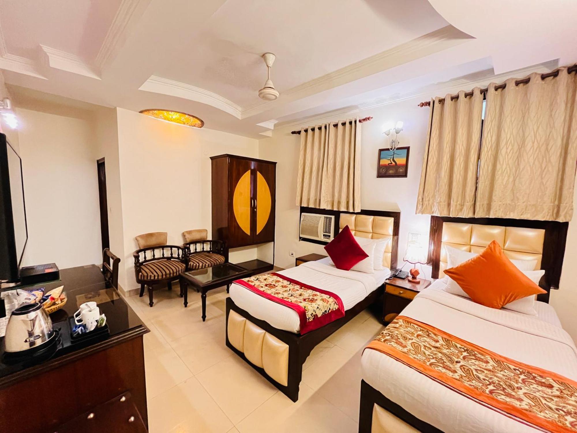 Hotel Paras - Karol Bagh Delhi (National Capital Territory of India)