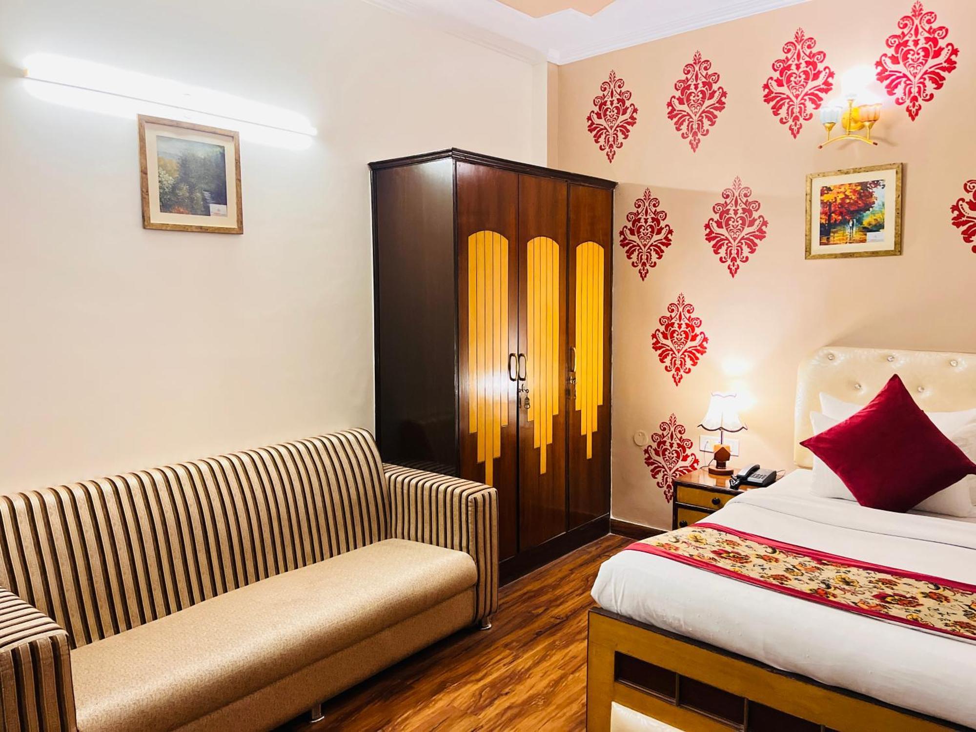 Paras - Karol Bagh Delhi (National Capital Territory of India)