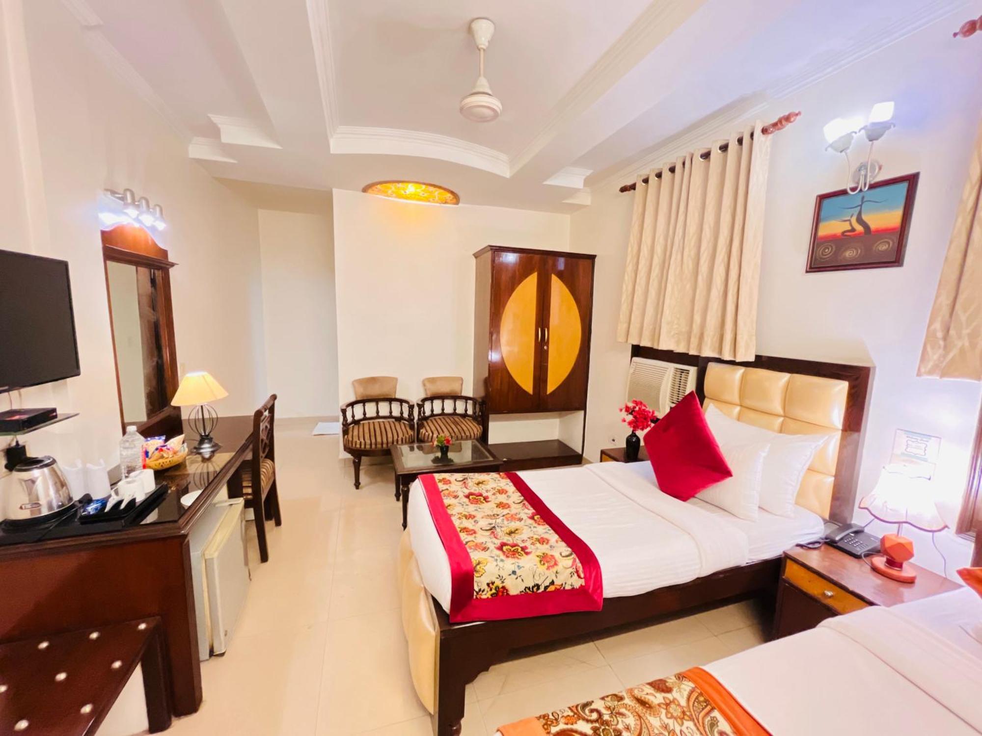 Paras - Karol Bagh Delhi (National Capital Territory of India)