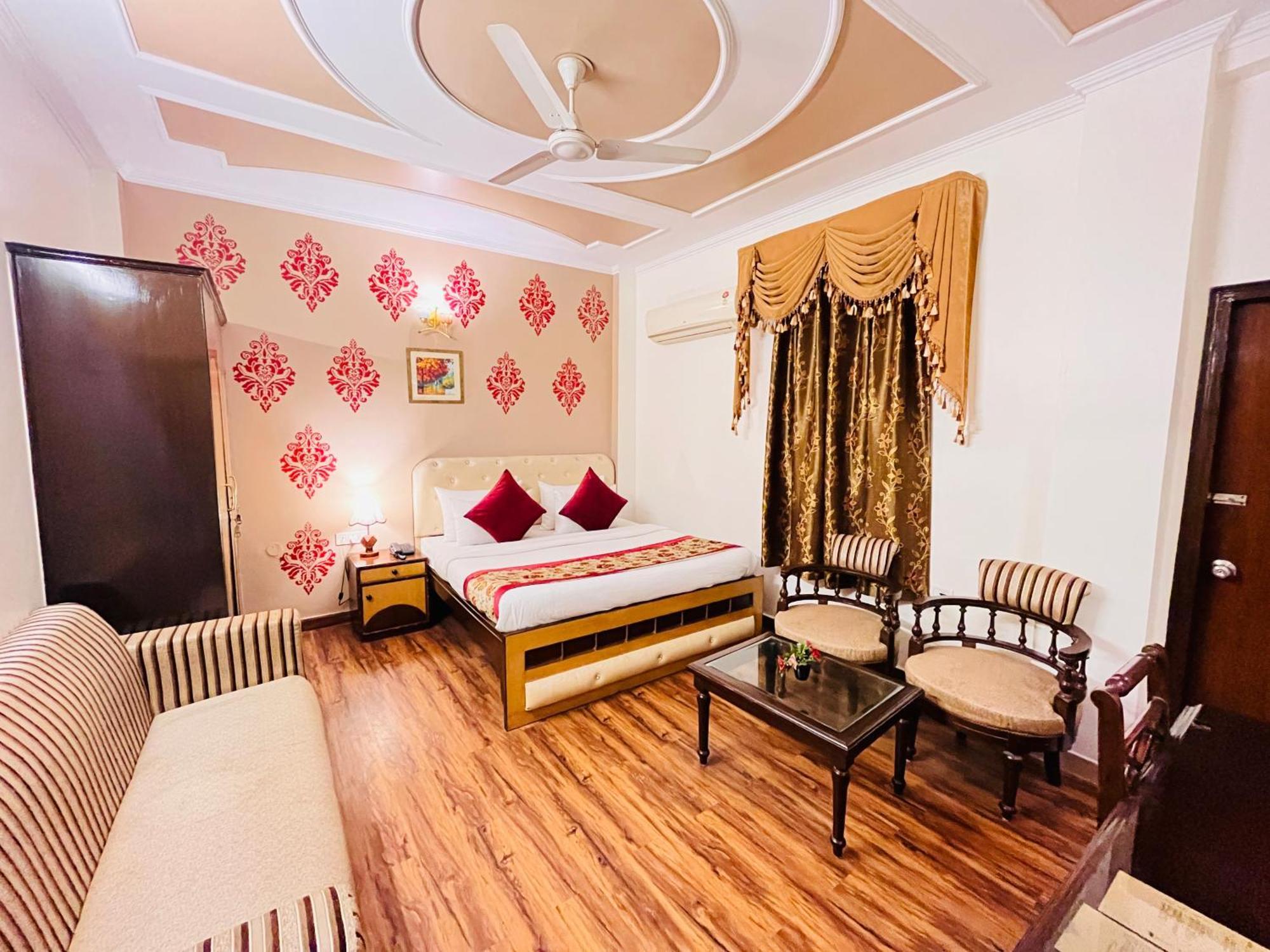 Hotel Paras - Karol Bagh Delhi (National Capital Territory of India)