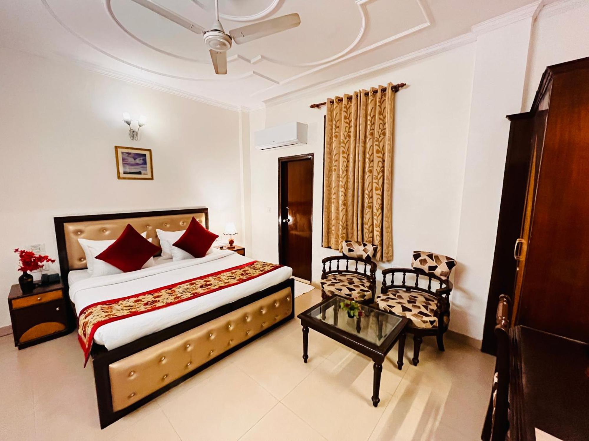 Hotel Paras - Karol Bagh Delhi (National Capital Territory of India)