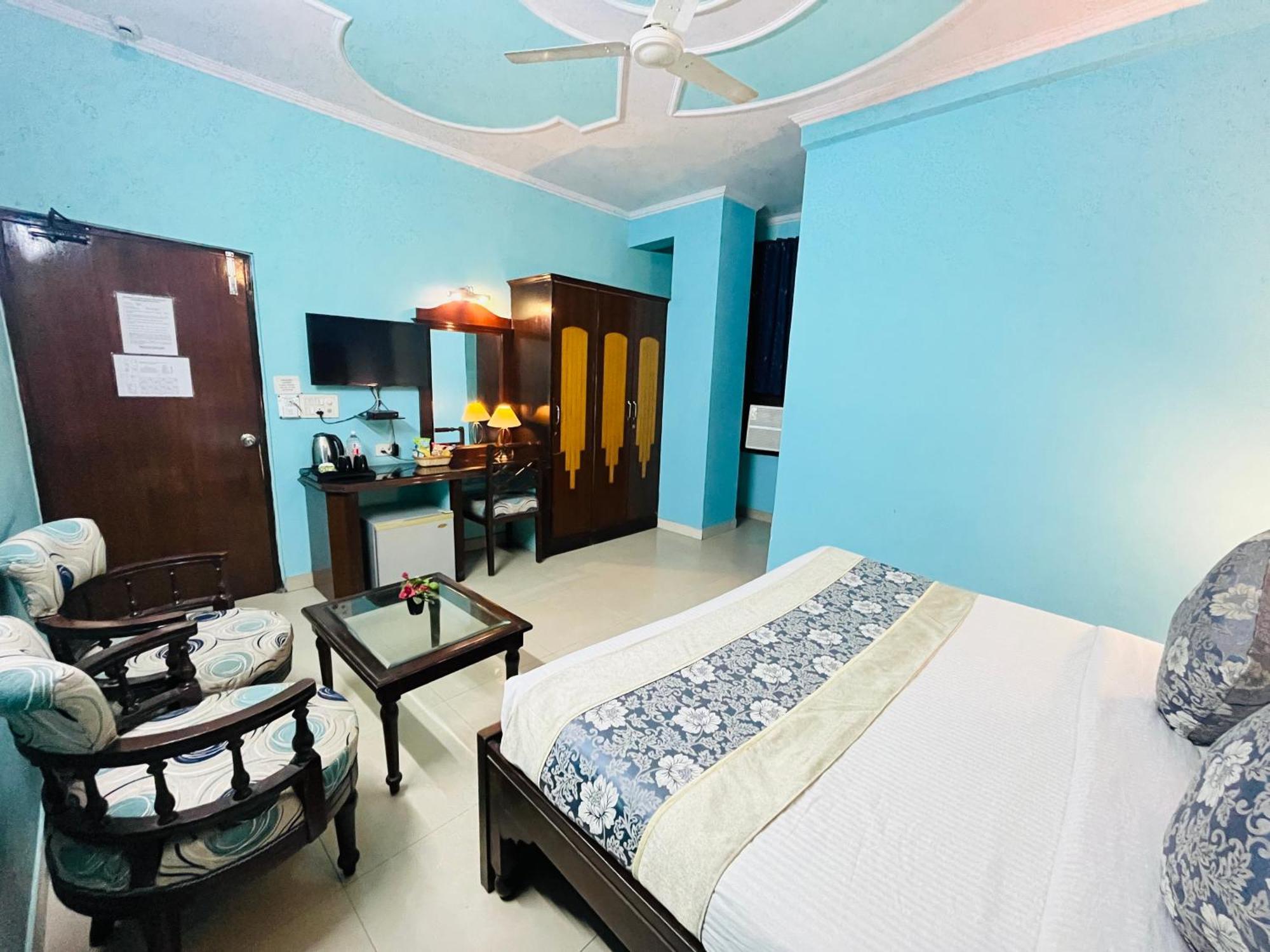 Paras - Karol Bagh Delhi (National Capital Territory of India)