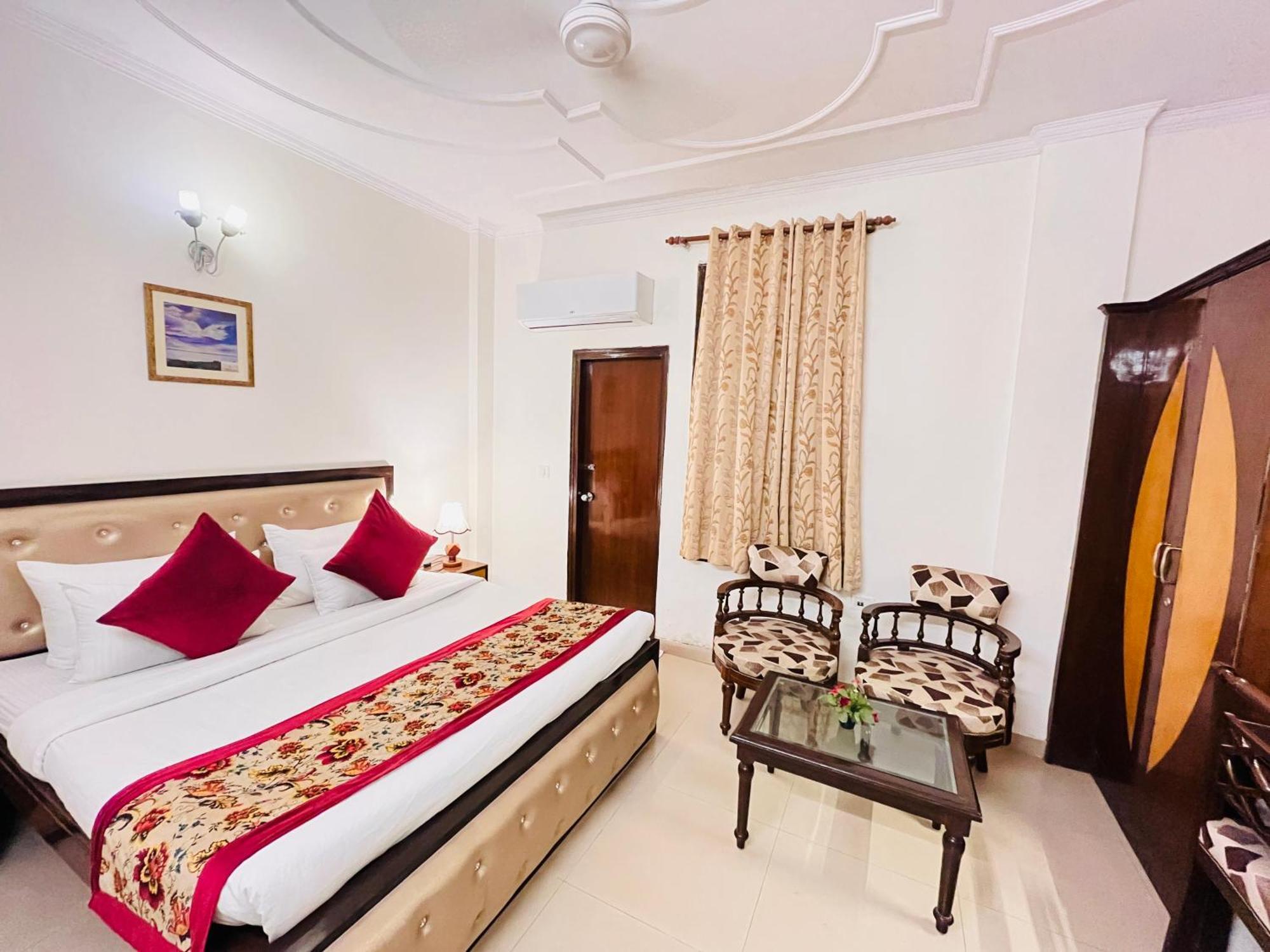 Hotel Paras - Karol Bagh Delhi (National Capital Territory of India)