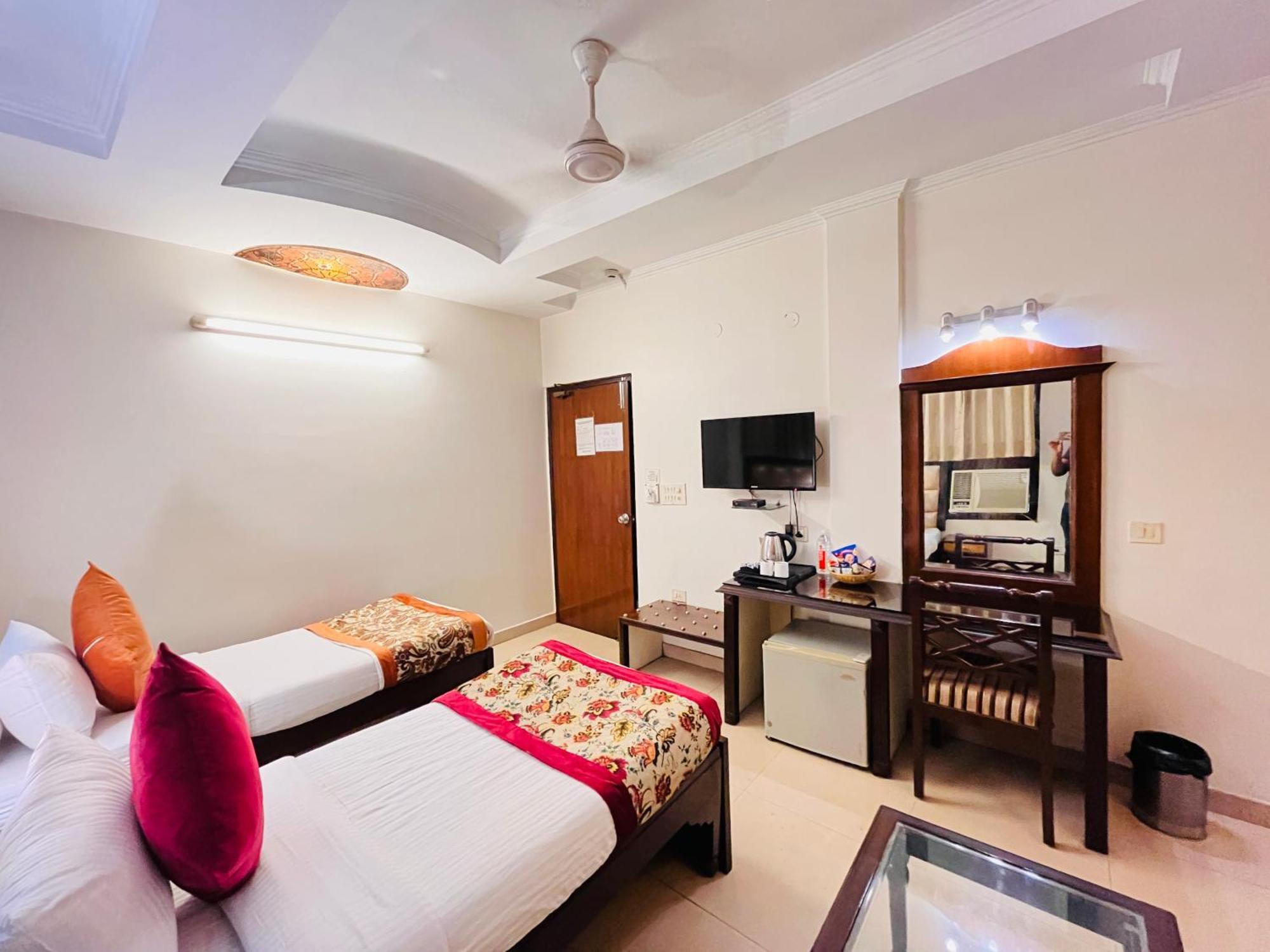 Paras - Karol Bagh Delhi (National Capital Territory of India)