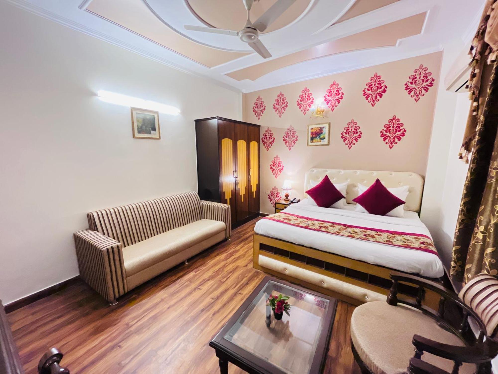 Paras - Karol Bagh