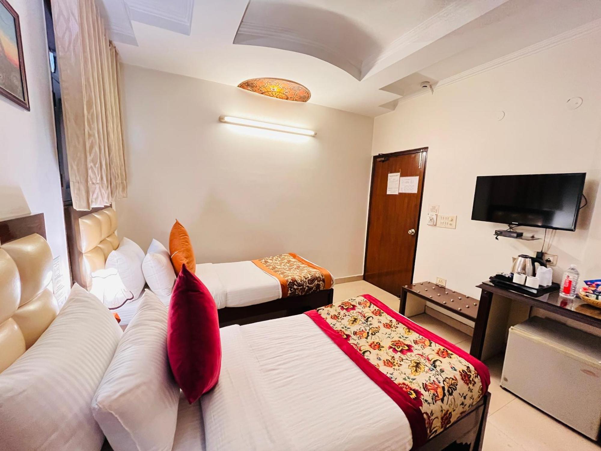 Paras - Karol Bagh Delhi (National Capital Territory of India)