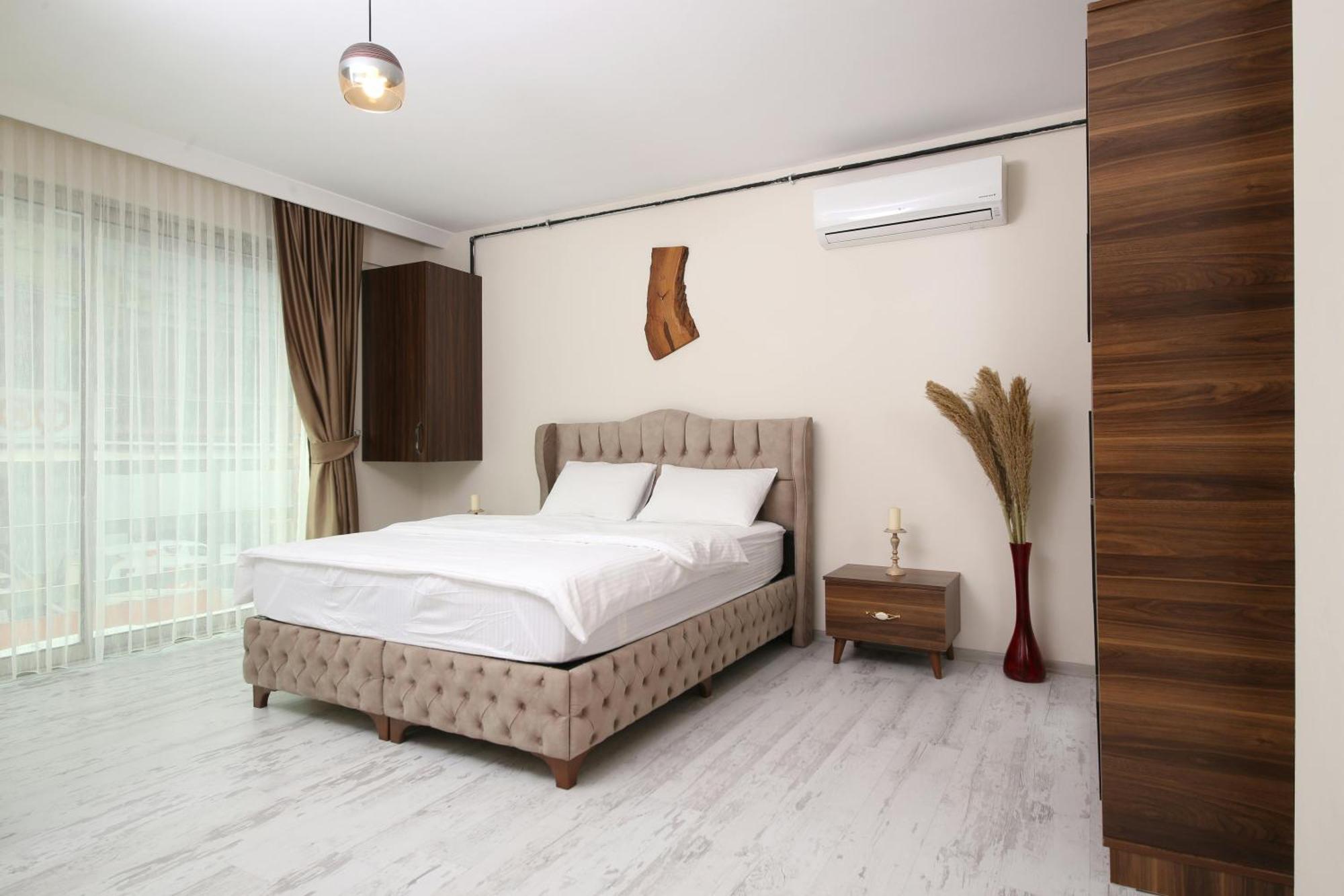 Le Mount Near Delhi Airport New Delhi