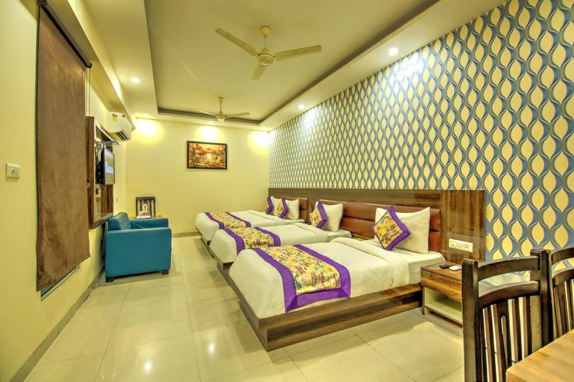 Smart Plaza Hotel-at Airport New Delhi