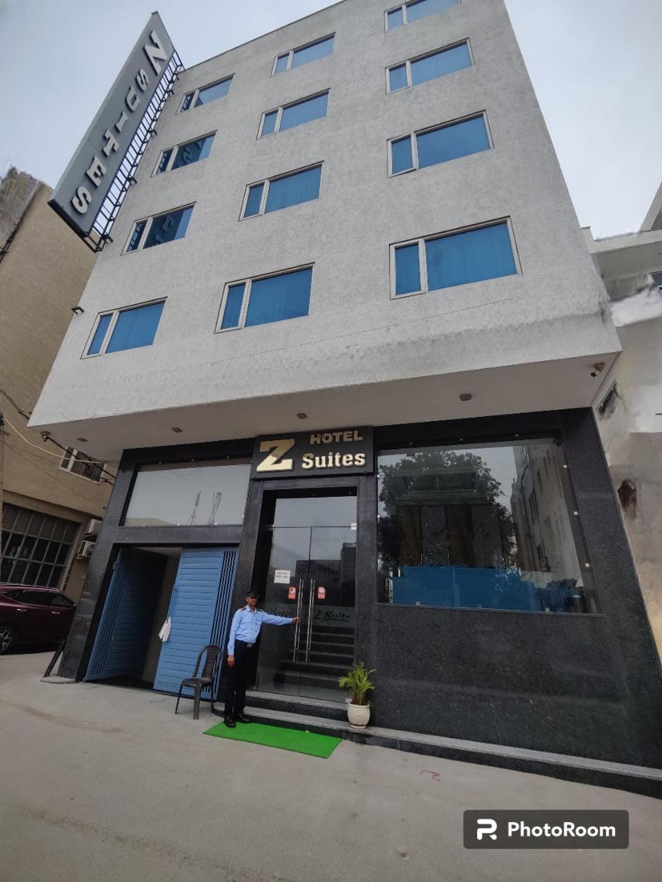 Hotel Z Suites- Mahipalpur Delhi Igi Airport