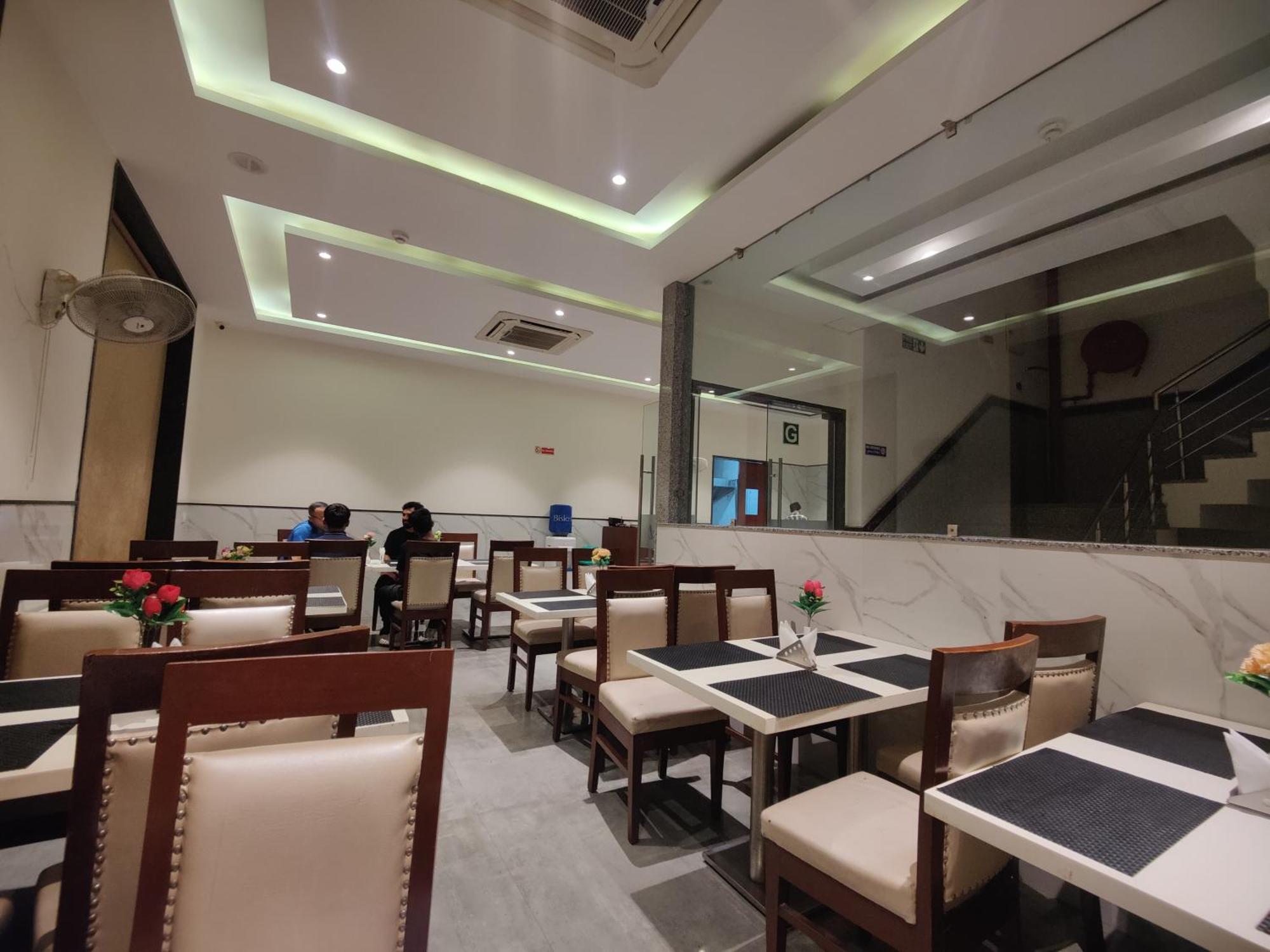 Hotel Z Suites- Mahipalpur Delhi Igi Airport