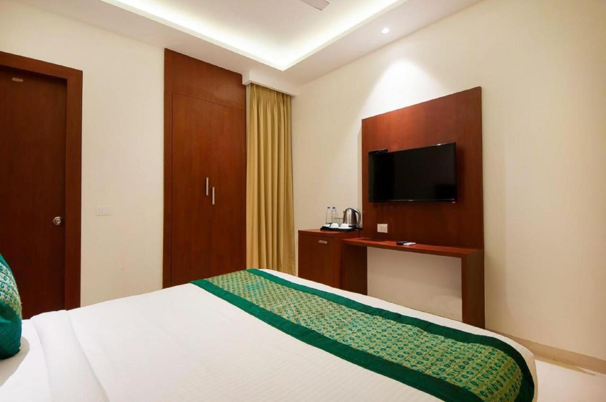 Hotel Z Suites- Mahipalpur Delhi Igi Airport