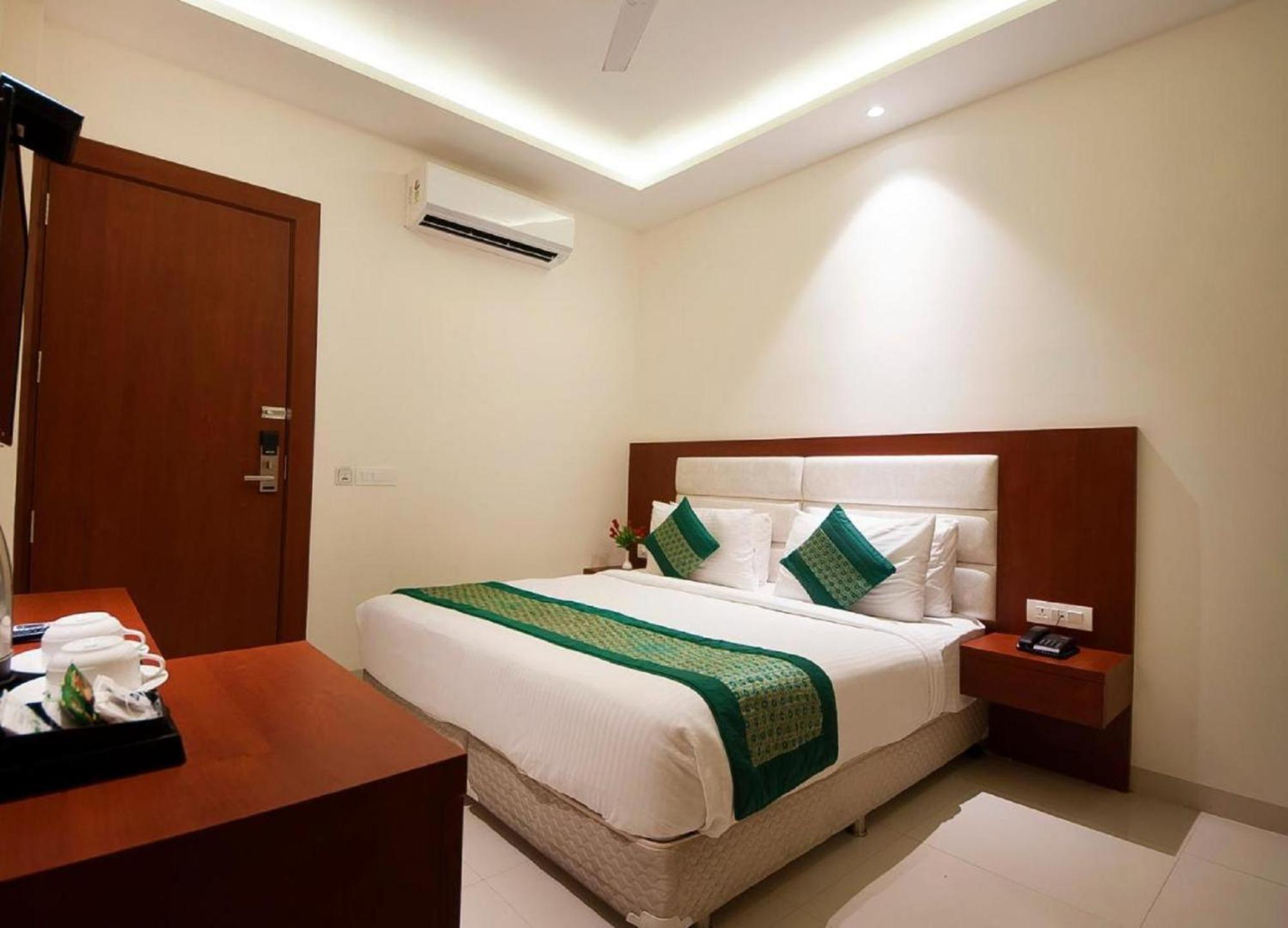 Hotel Z Suites- Mahipalpur Delhi Igi Airport