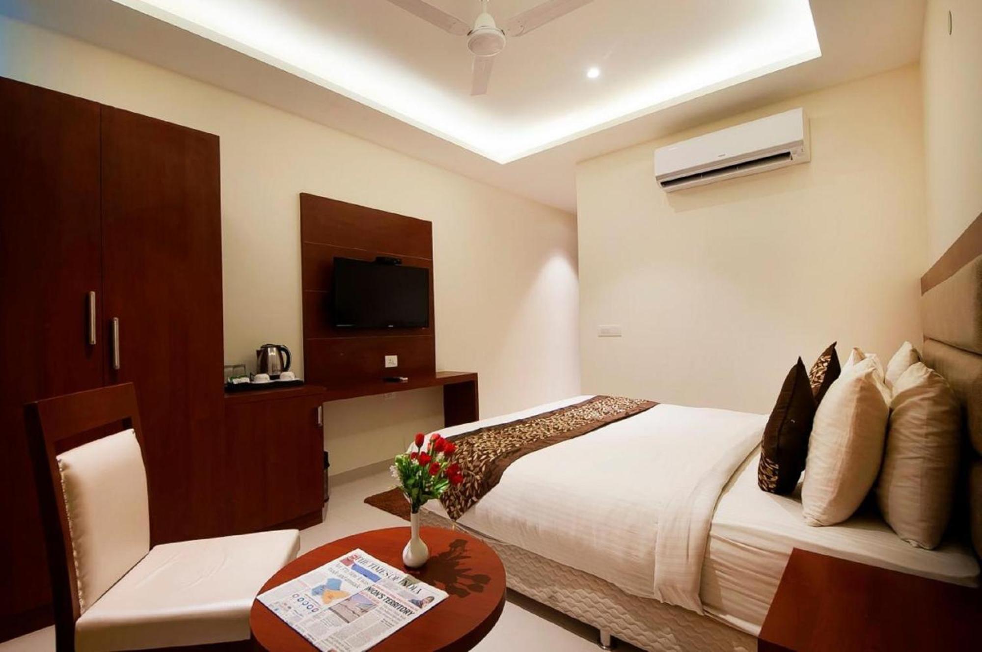 Z Suites- Mahipalpur Delhi Igi Airport Hotel 4*