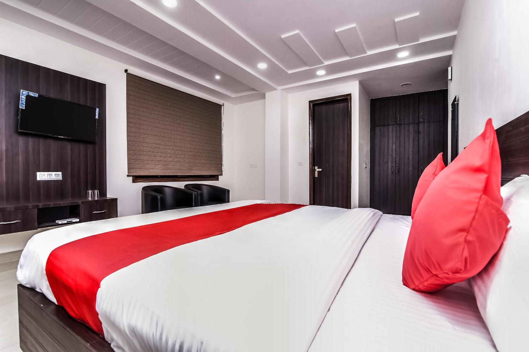 Aerostar Gold - Opposite Max Healthcare Hotel Delhi (National Capital Territory of India)