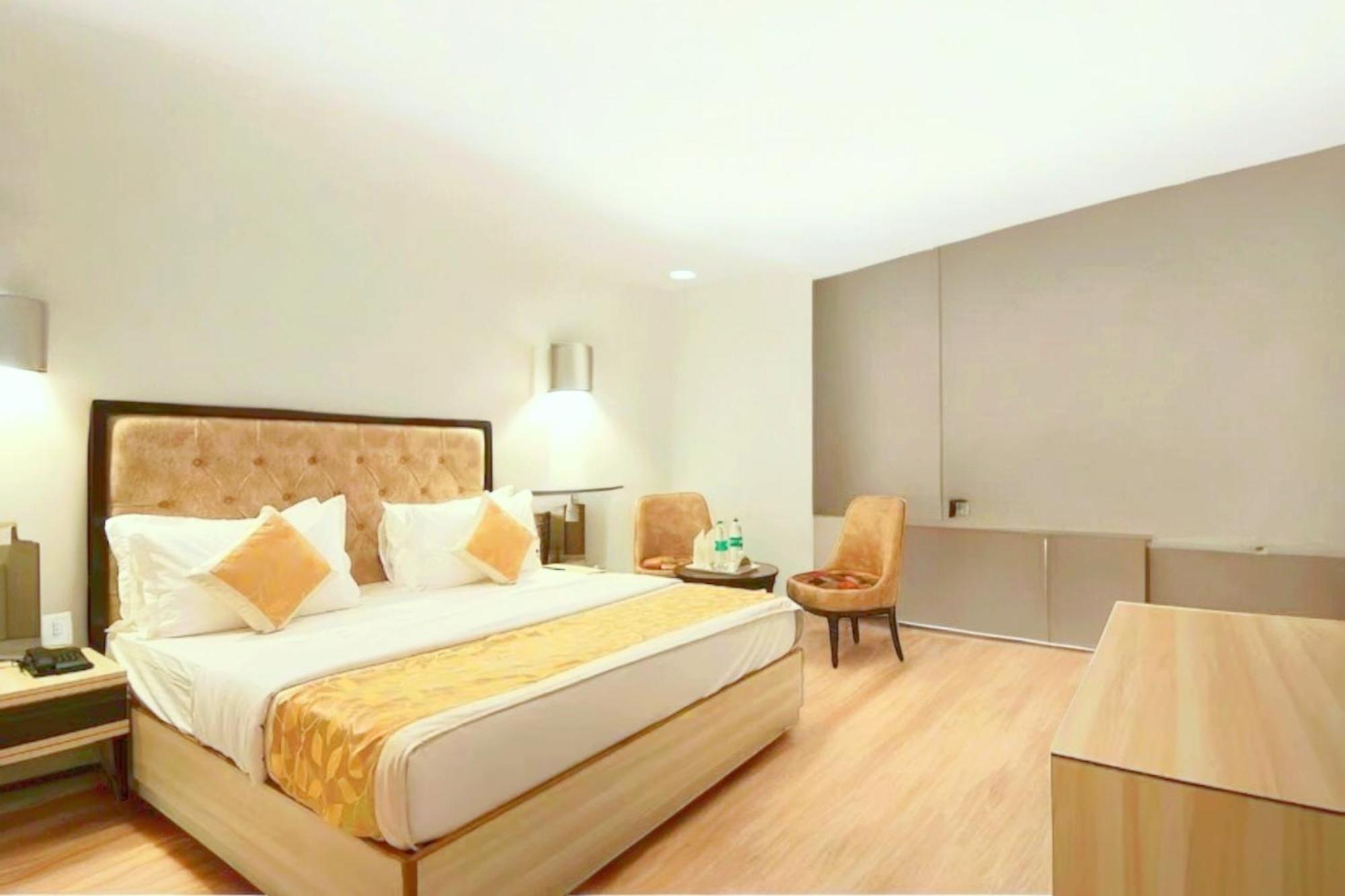 Almora - Near By Delhi International Airport - With Free Airport Pickup And Drop Hotel