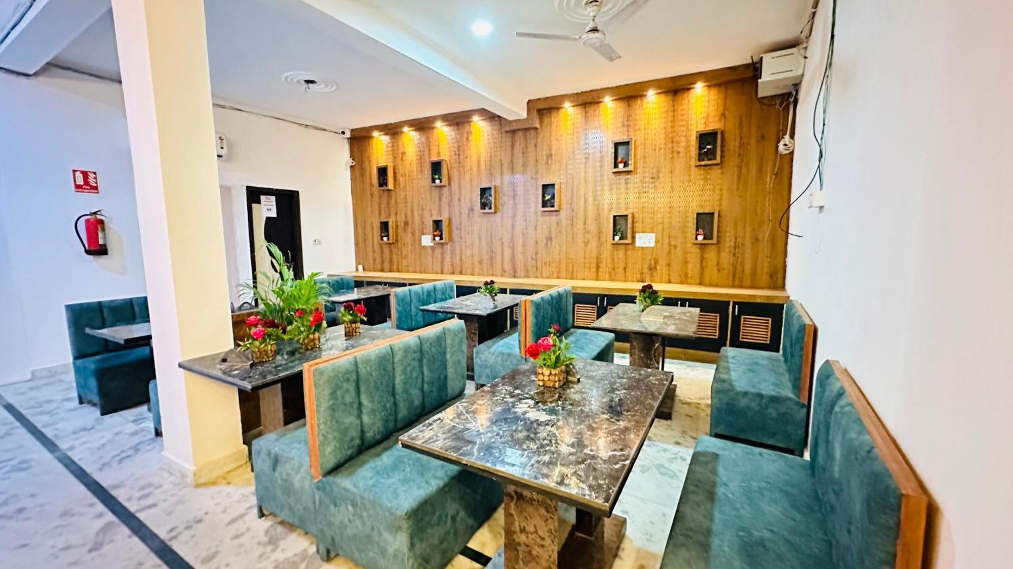 Hotel Vvs Near Delhi Airport