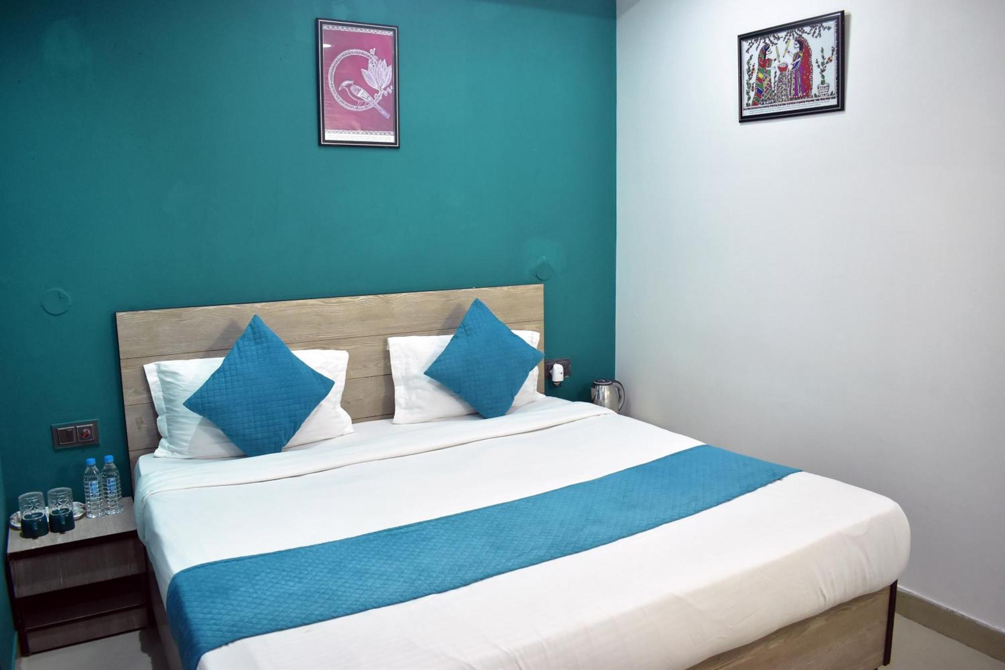 Qotel Rama Rohini Sector-24 Couple Friendly