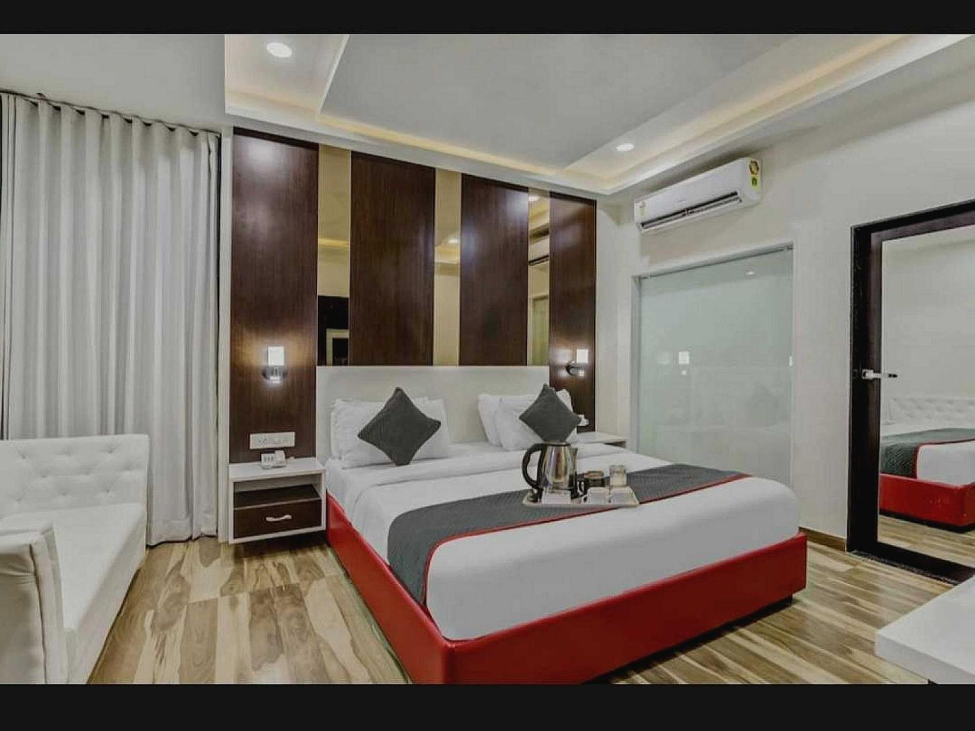 Hotel Super O Raas Near Samaypur Badli Metro Station