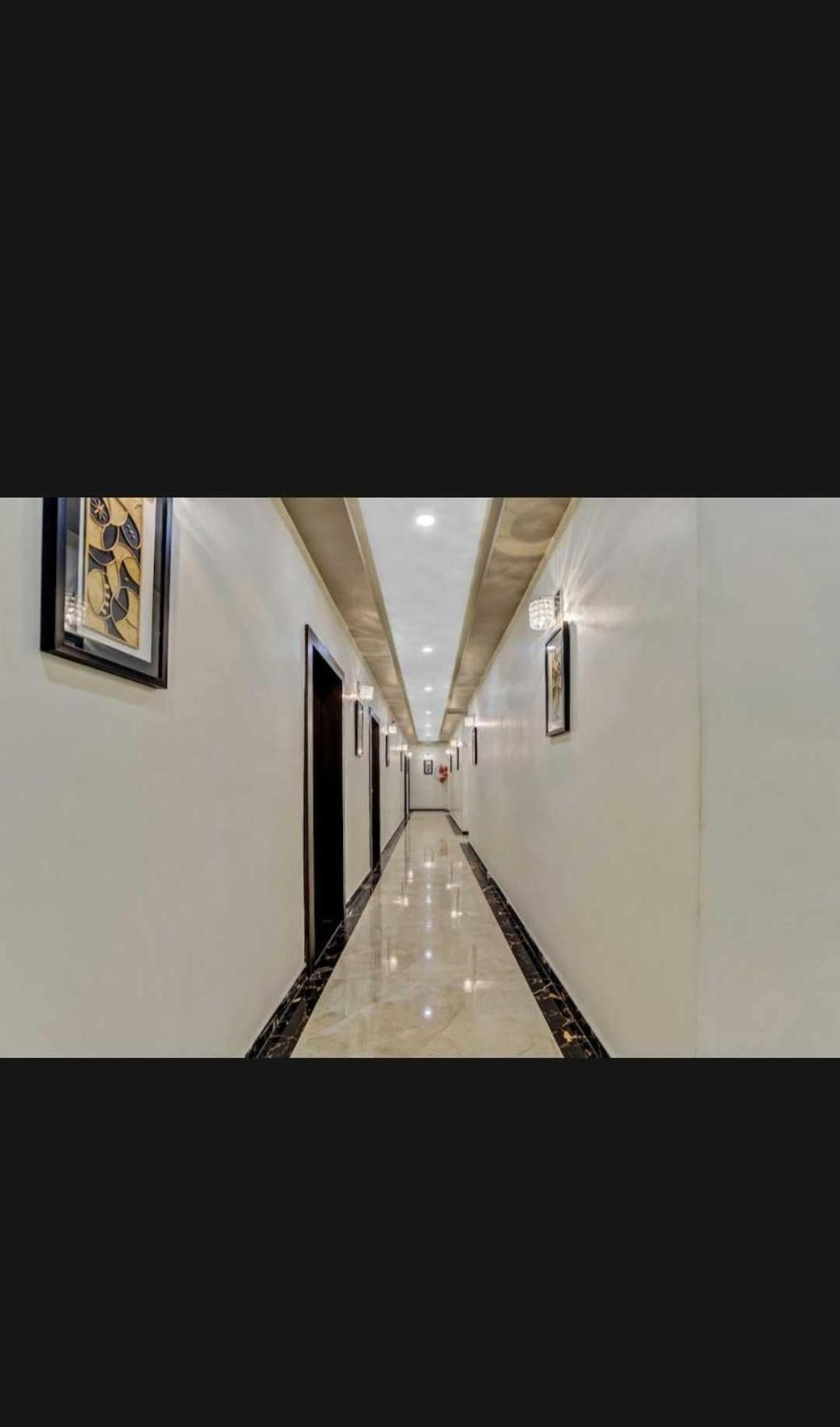 Super O Raas Near Samaypur Badli Metro Station Hotel 3*