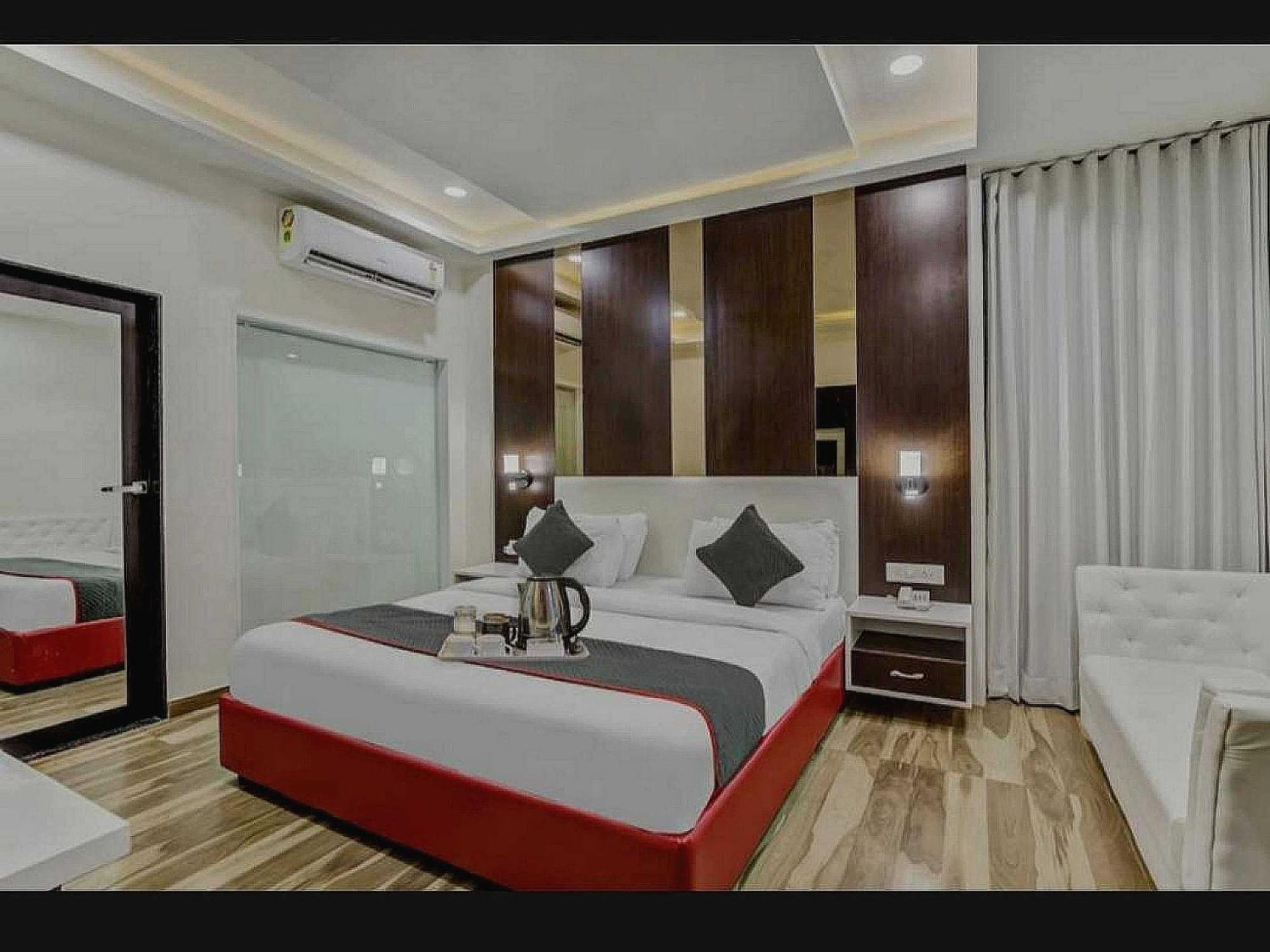 Super O Raas Near Samaypur Badli Metro Station Delhi (National Capital Territory of India)