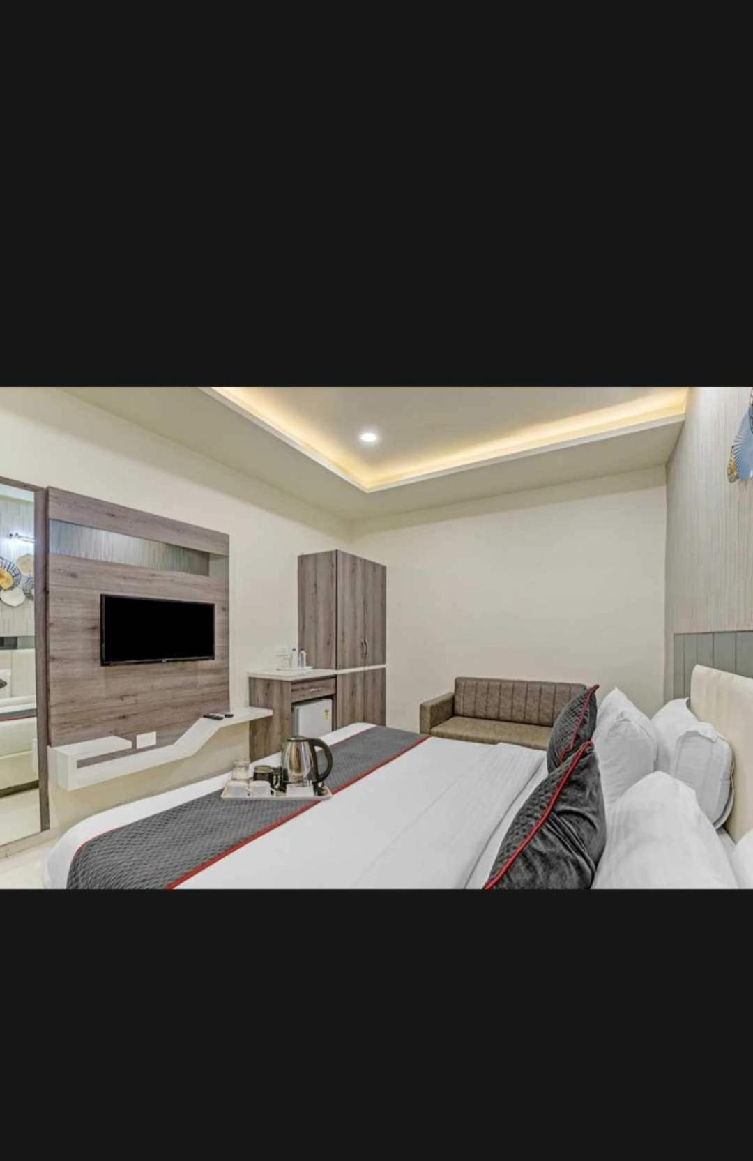Super O Raas Near Samaypur Badli Metro Station