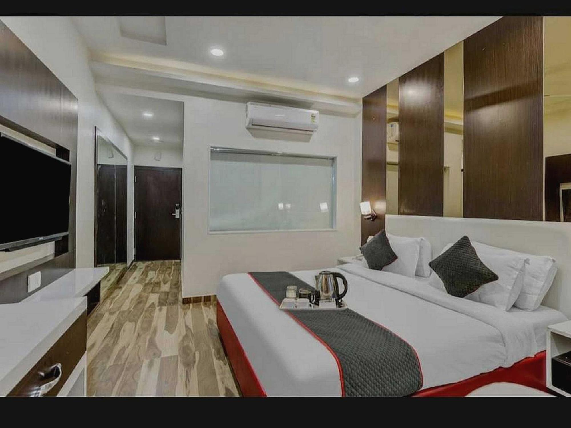 Hotel Super O Raas Near Samaypur Badli Metro Station Delhi (National Capital Territory of India)